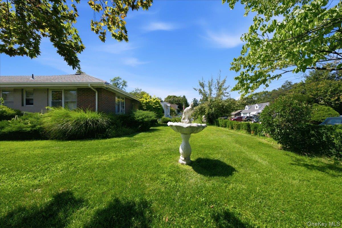 Single Family E 25th Street  Suffolk County, NY 11746, MLS-1048617-4
