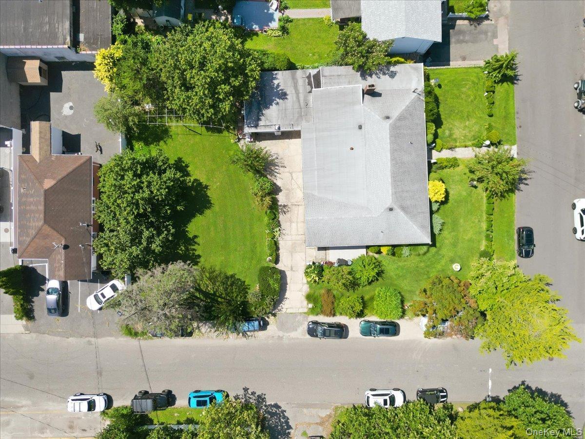 Single Family E 25th Street  Suffolk County, NY 11746, MLS-1048617-5
