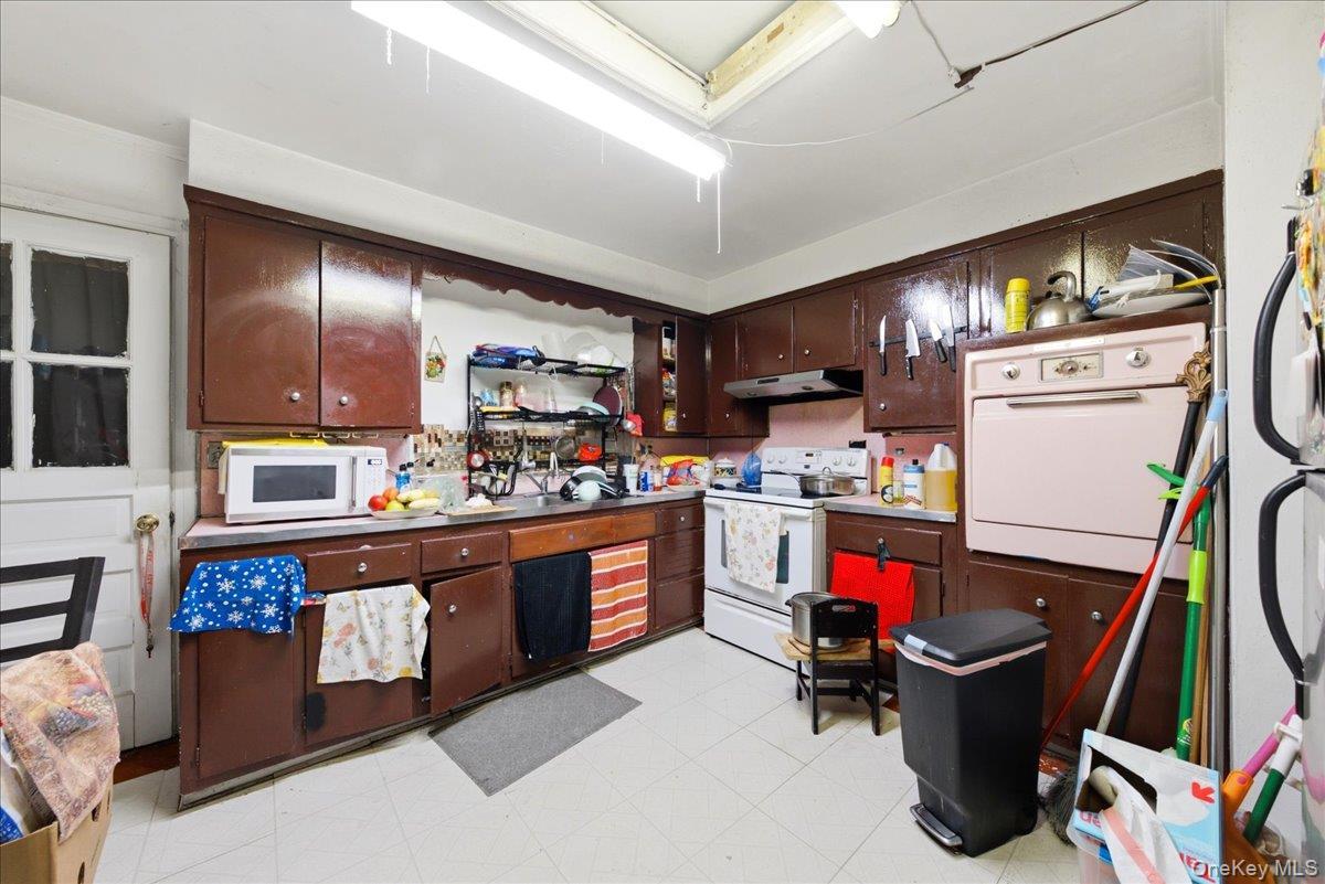 Single Family E 25th Street  Suffolk County, NY 11746, MLS-1048617-9