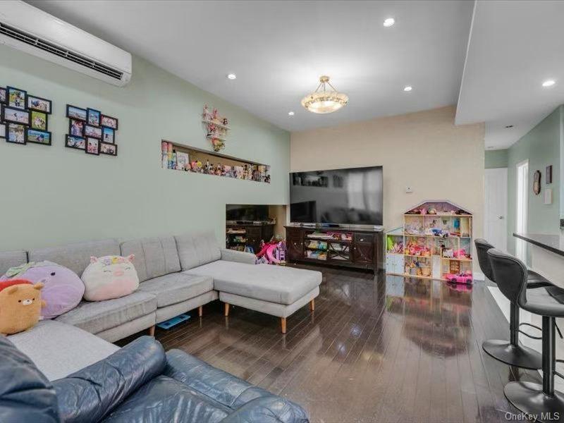 Single Family Kneeland Avenue Queens, NY 11373, MLS-1048666-6