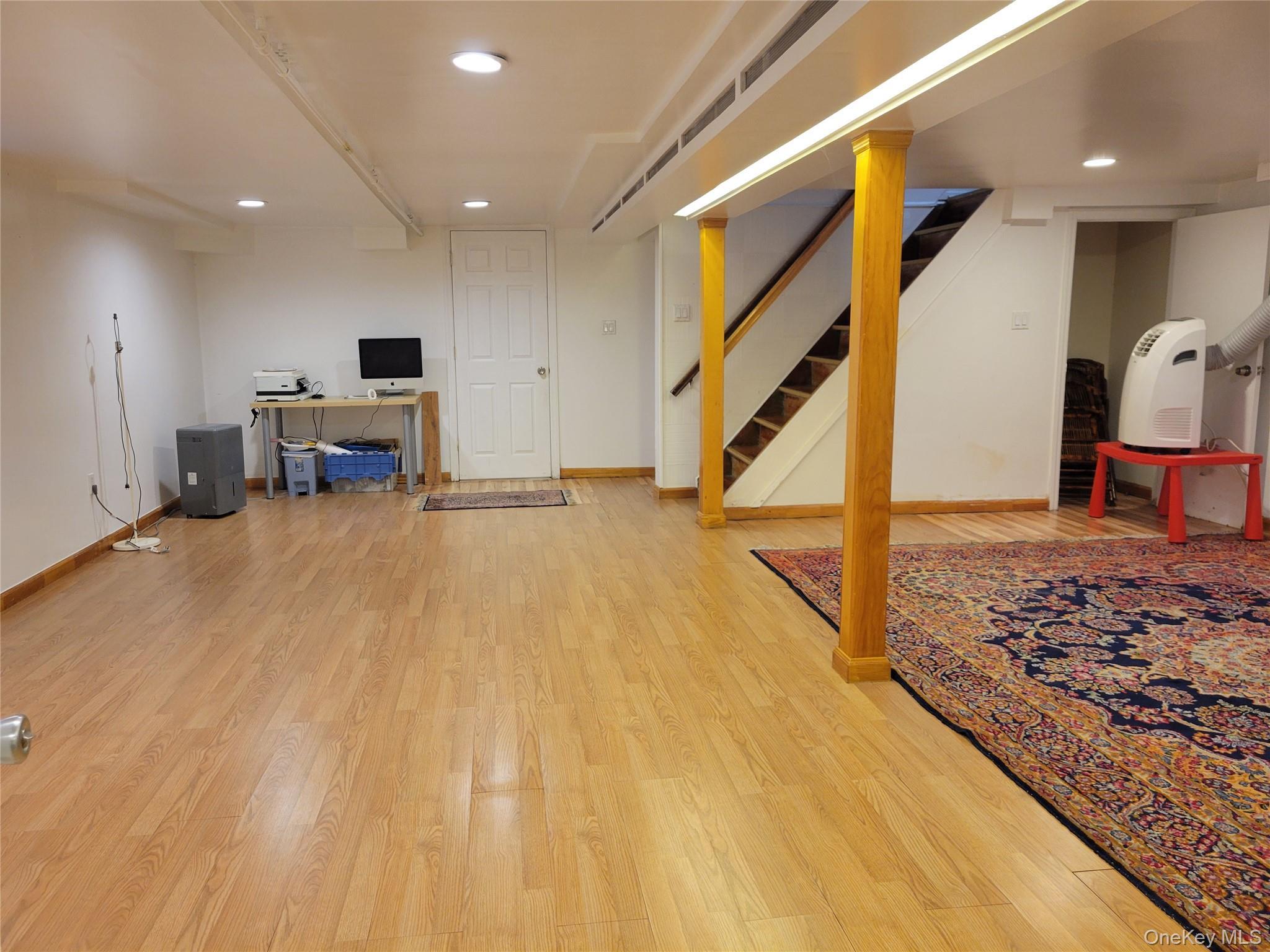 Single Family E Hampton Boulevard Queens, NY 11364, MLS-1048667-19
