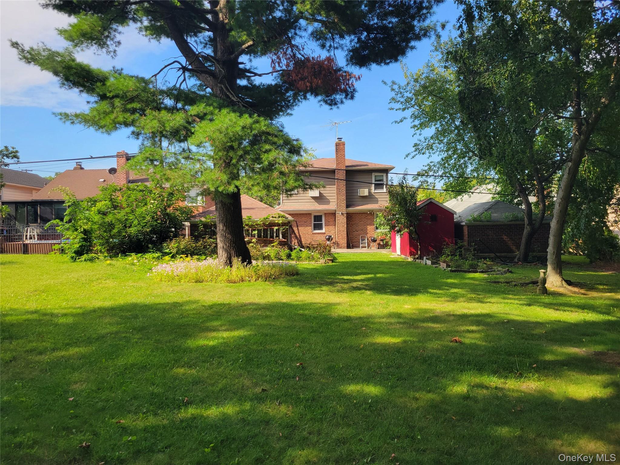 Single Family E Hampton Boulevard Queens, NY 11364, MLS-1048667-5