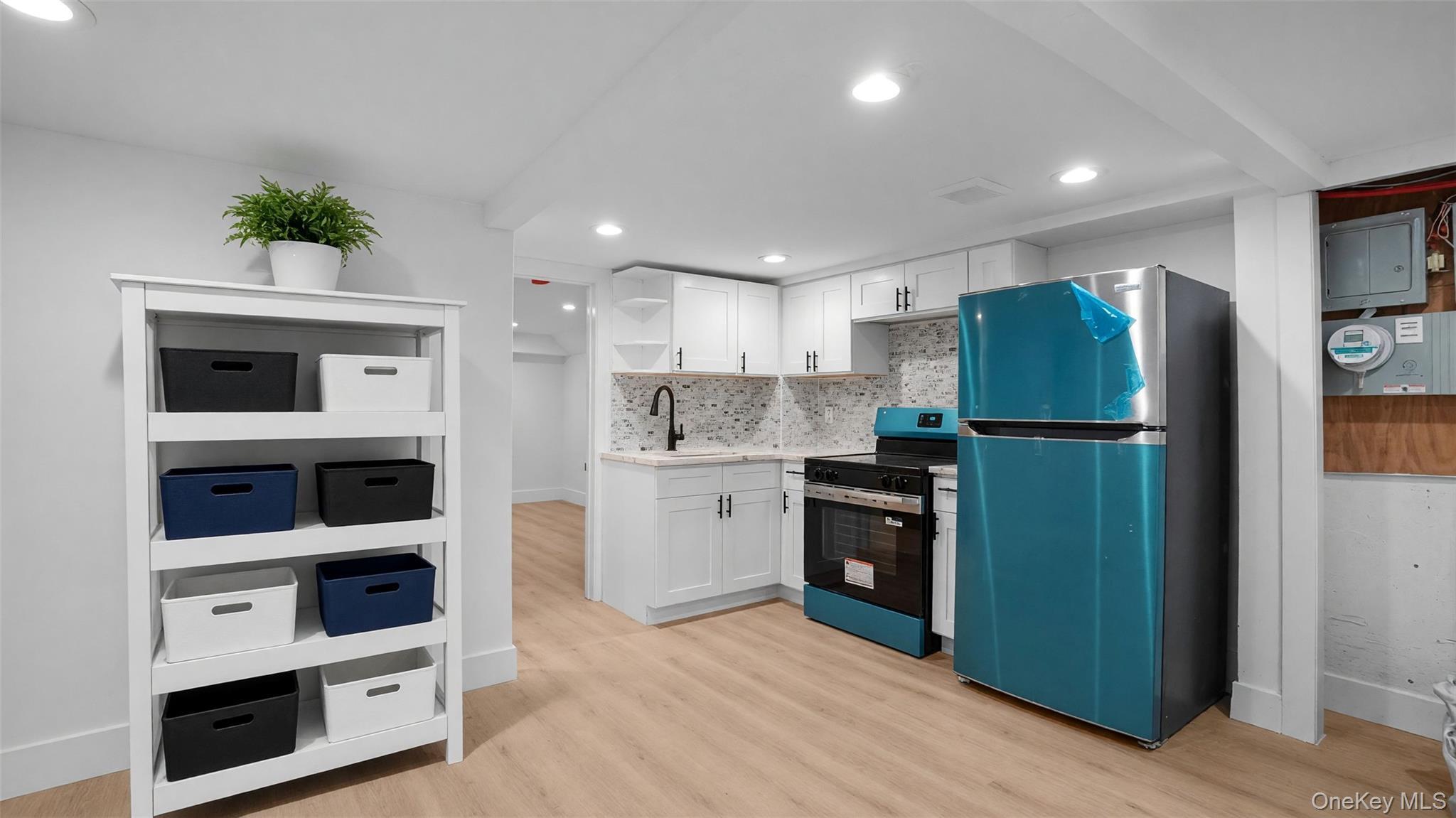 Single Family Mickle Avenue  Bronx, NY 10469, MLS-1048671-4