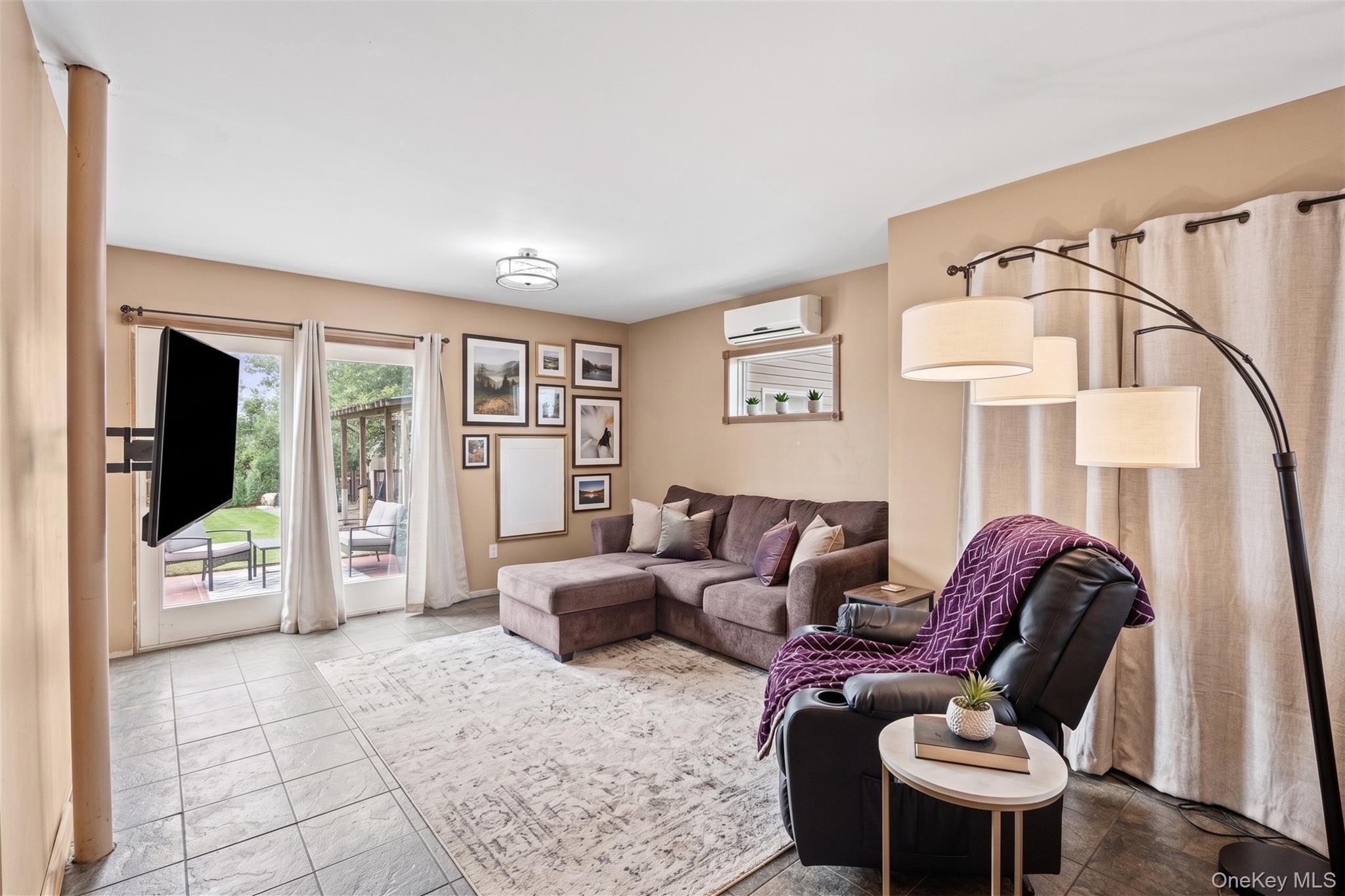 Single Family Sunnybrook Drive Nassau County, NY 11572, MLS-1048688-4