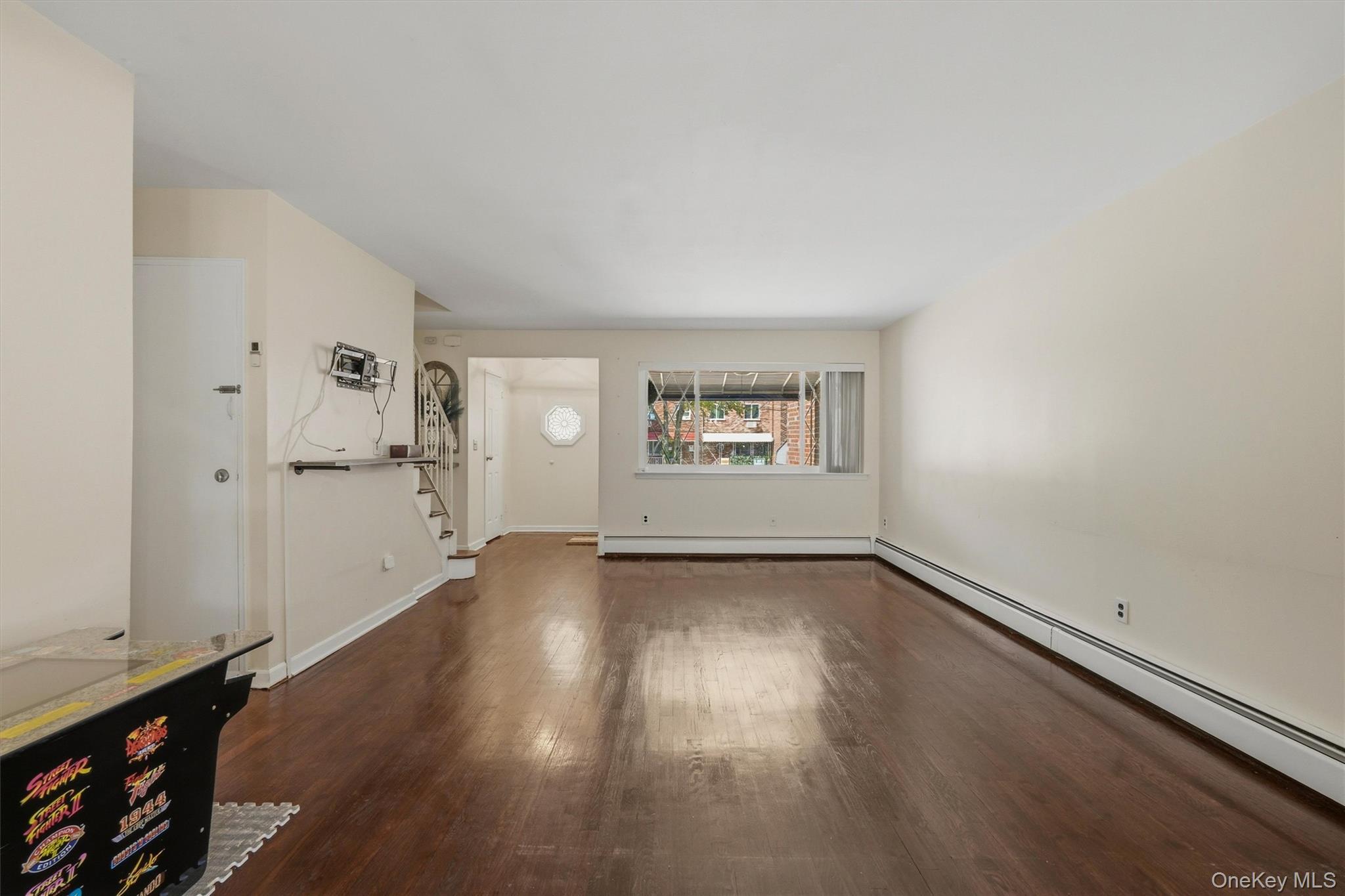 Single Family Throggmorton Avenue Bronx, NY 10465, MLS-1048708-11