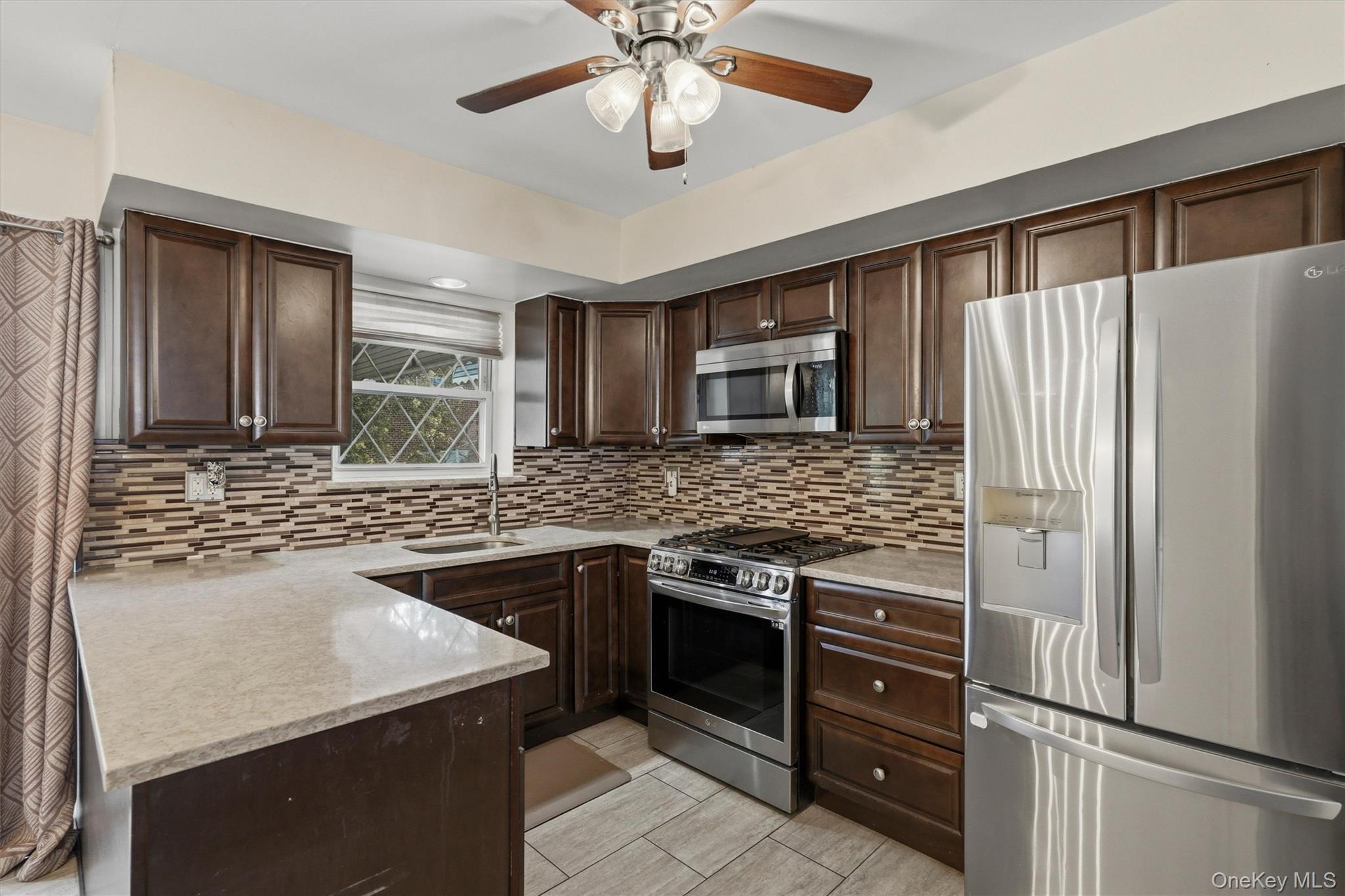 Single Family Throggmorton Avenue Bronx, NY 10465, MLS-1048708-15