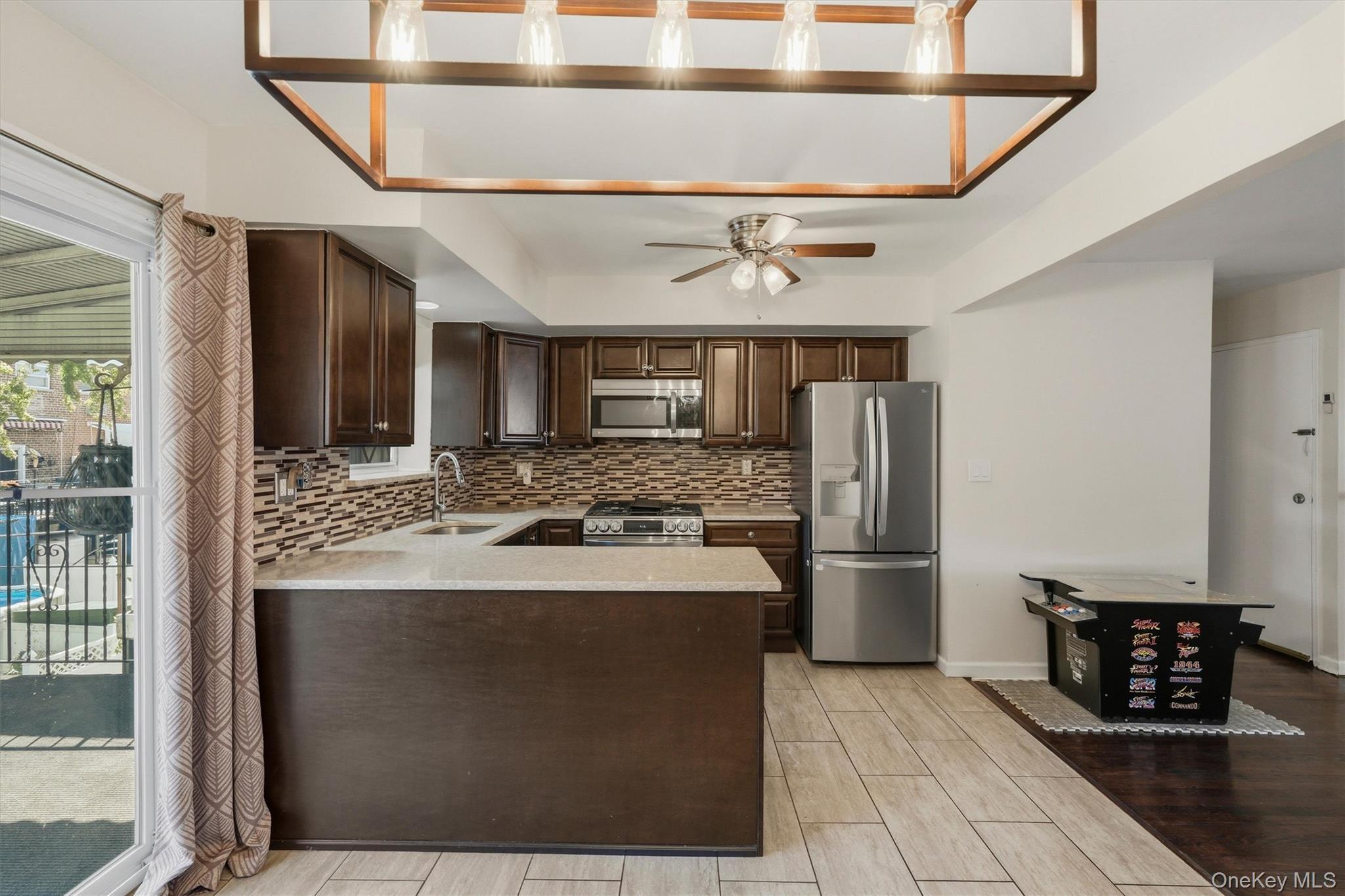 Single Family Throggmorton Avenue Bronx, NY 10465, MLS-1048708-17