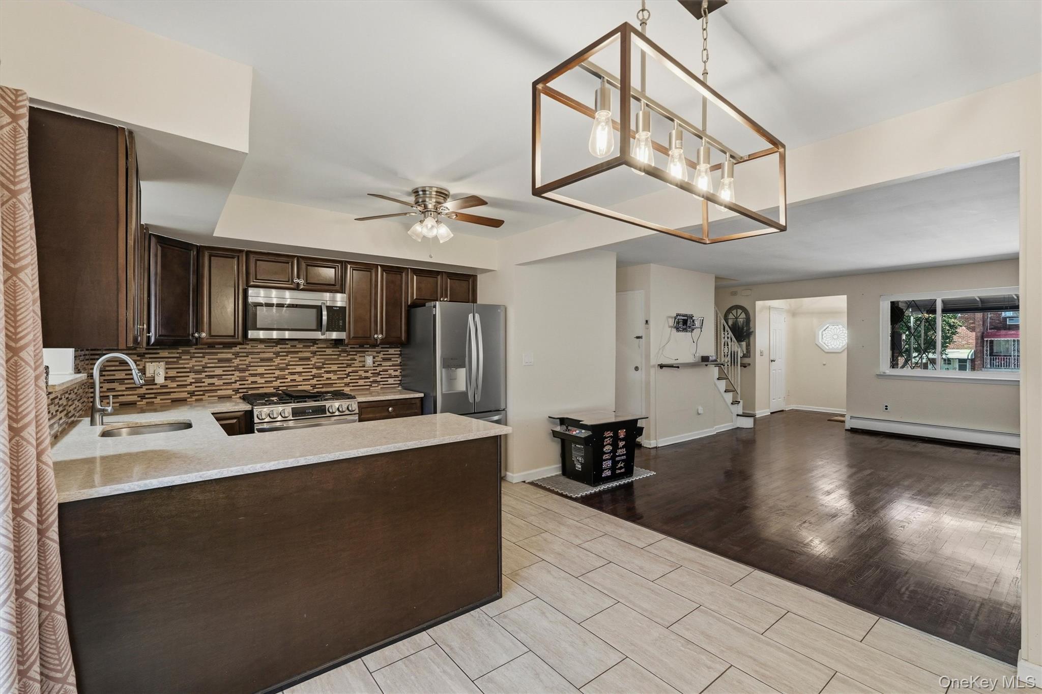 Single Family Throggmorton Avenue Bronx, NY 10465, MLS-1048708-18