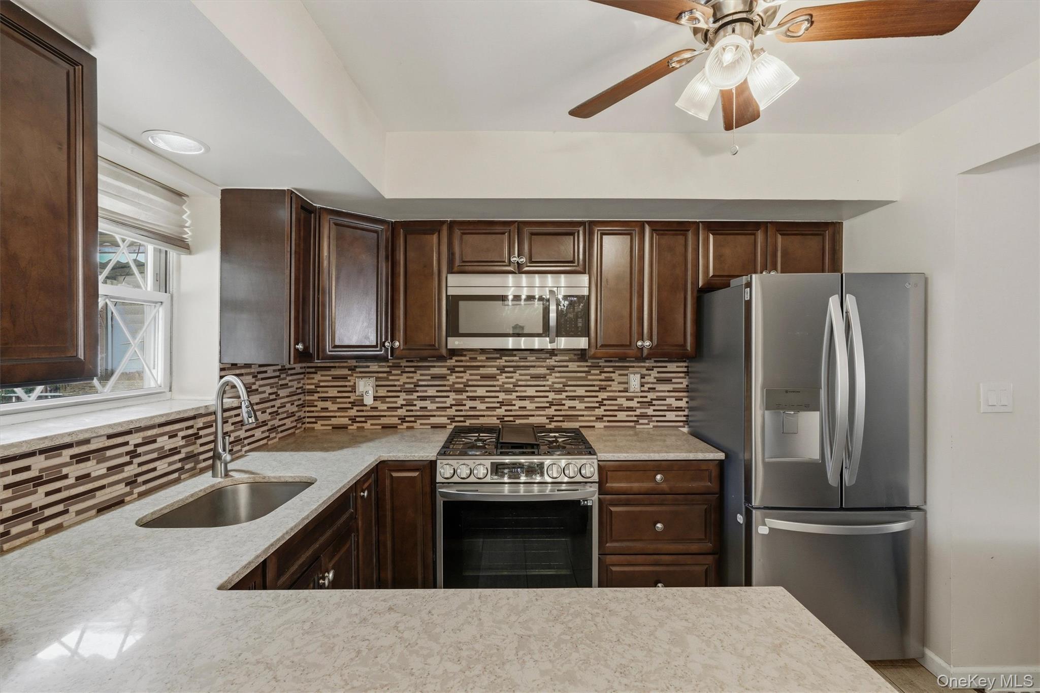 Single Family Throggmorton Avenue Bronx, NY 10465, MLS-1048708-19
