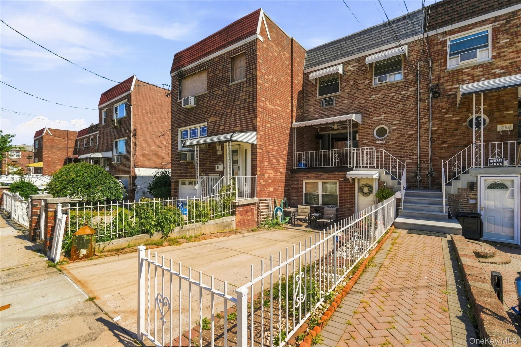 Single Family Throggmorton Avenue Bronx, NY 10465, MLS-1048708-2