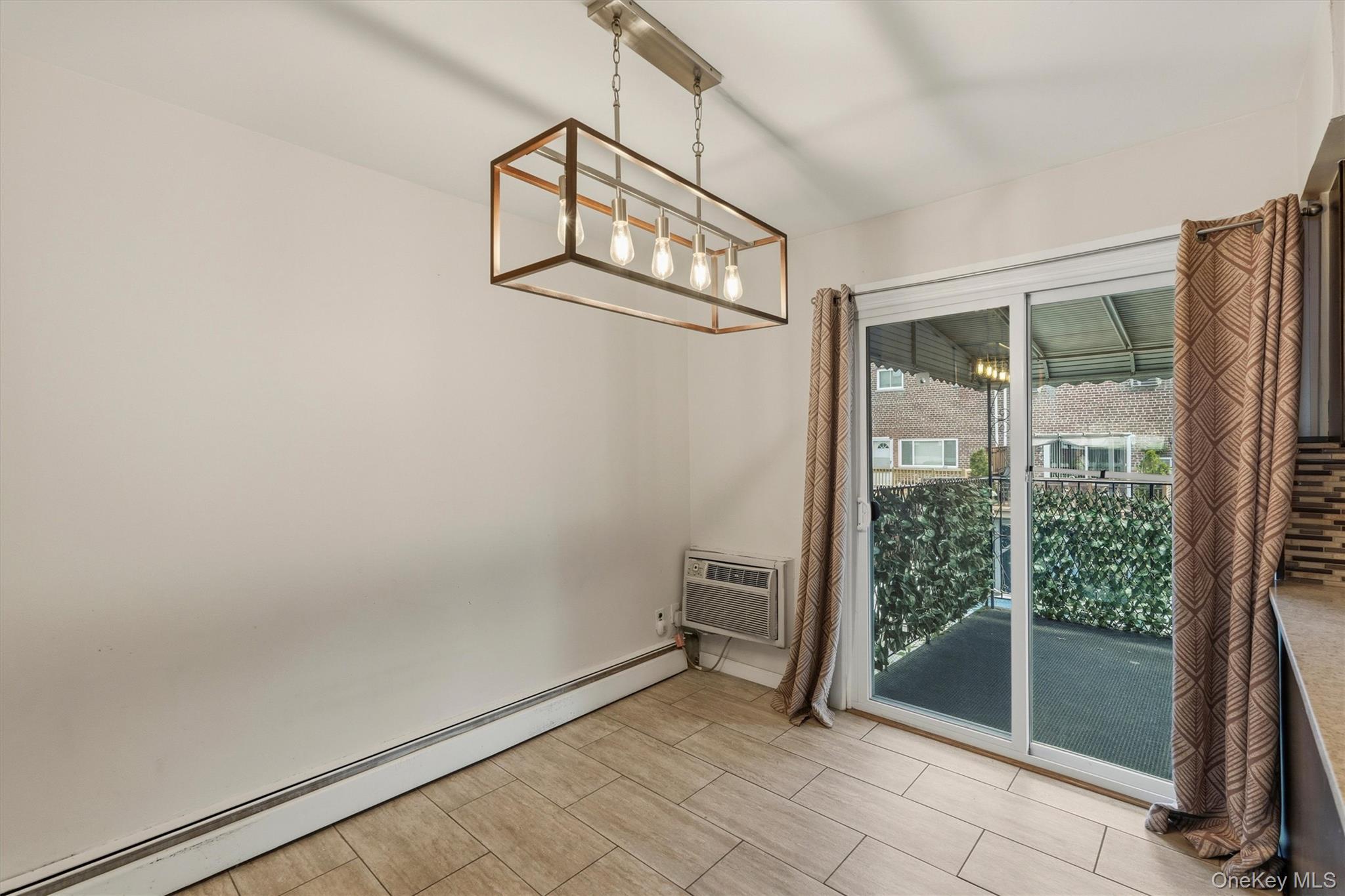 Single Family Throggmorton Avenue Bronx, NY 10465, MLS-1048708-20