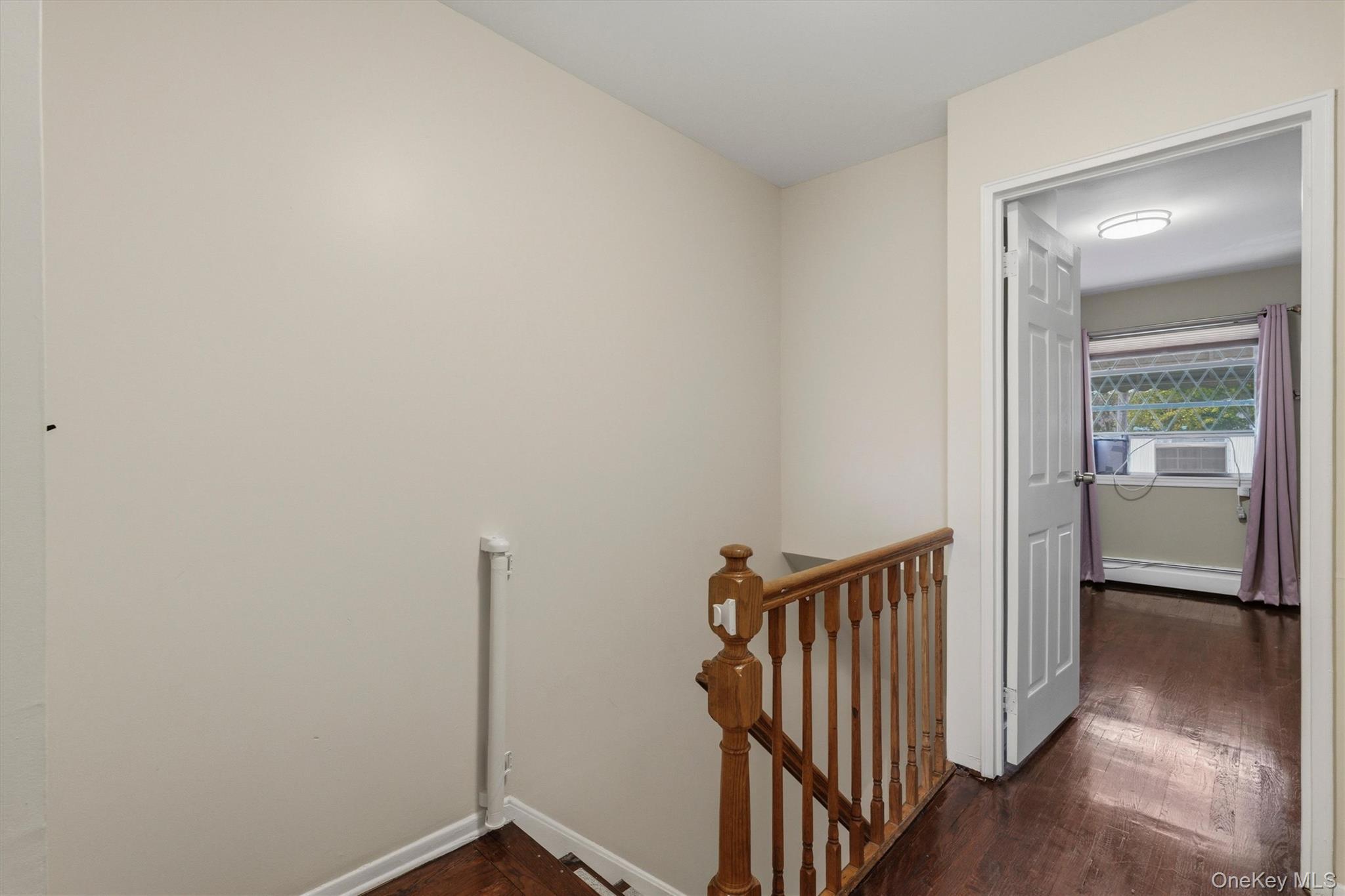 Single Family Throggmorton Avenue Bronx, NY 10465, MLS-1048708-22