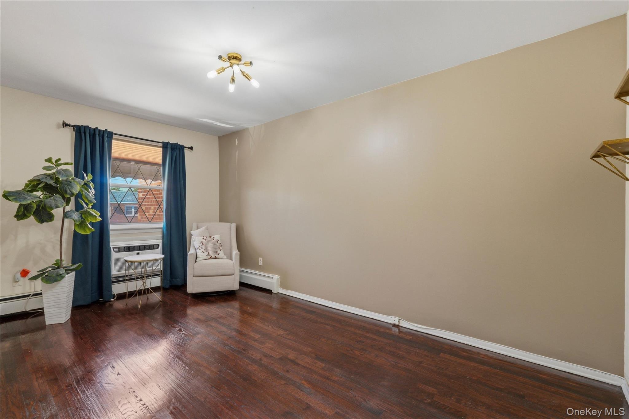 Single Family Throggmorton Avenue Bronx, NY 10465, MLS-1048708-25