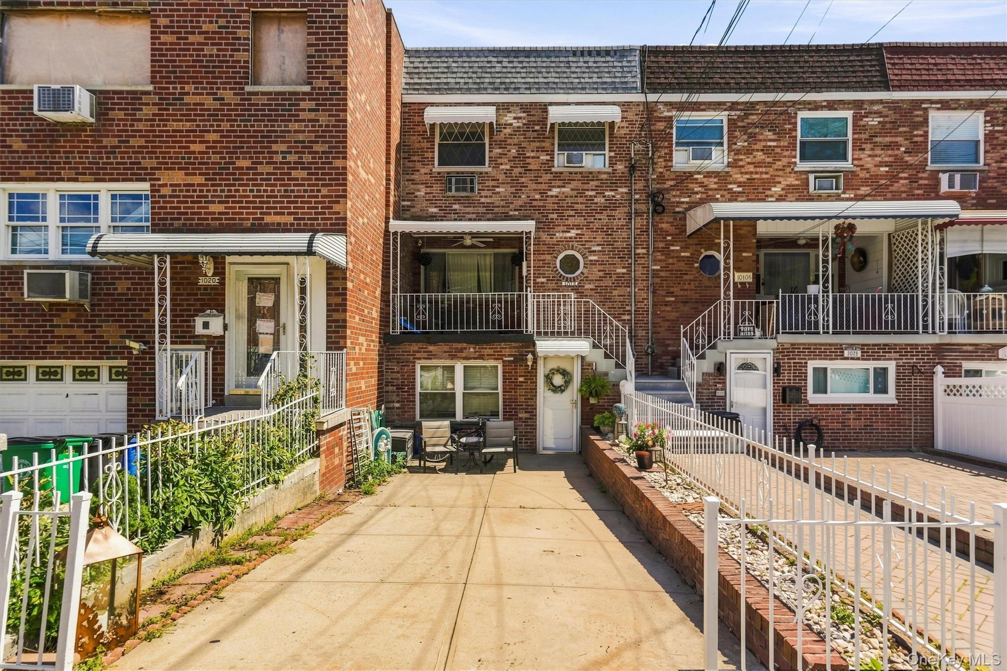 Single Family Throggmorton Avenue Bronx, NY 10465, MLS-1048708-3