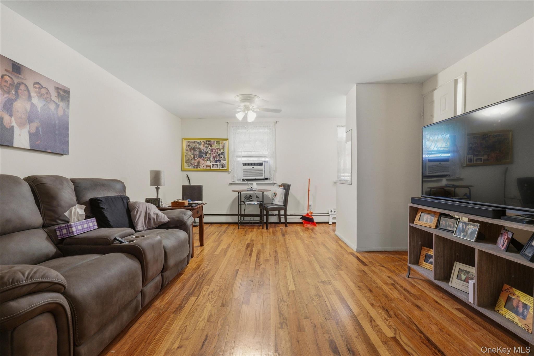 Single Family Throggmorton Avenue Bronx, NY 10465, MLS-1048708-34
