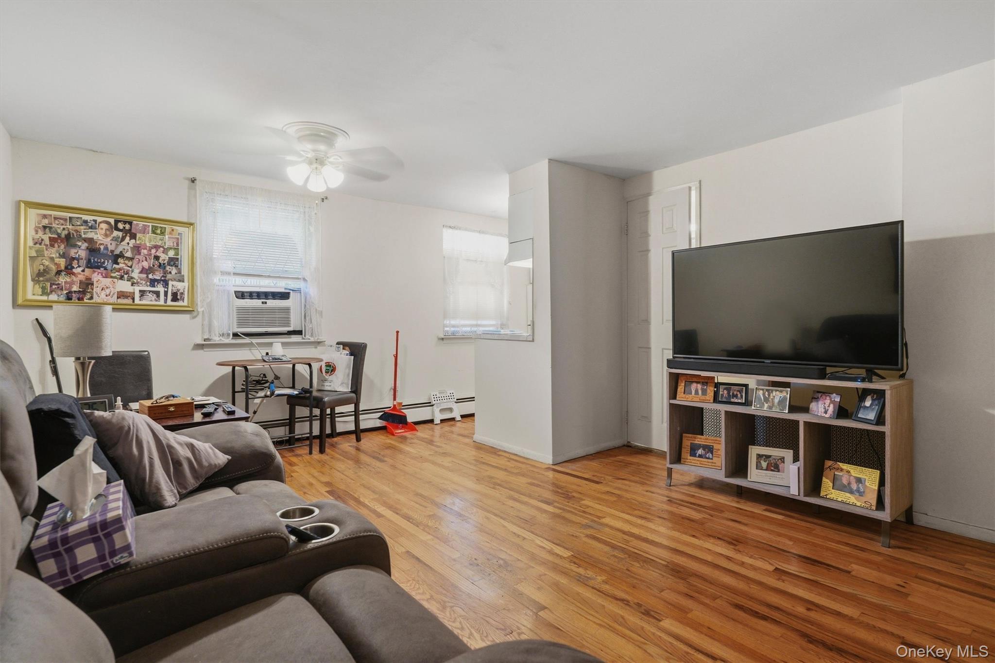 Single Family Throggmorton Avenue Bronx, NY 10465, MLS-1048708-35