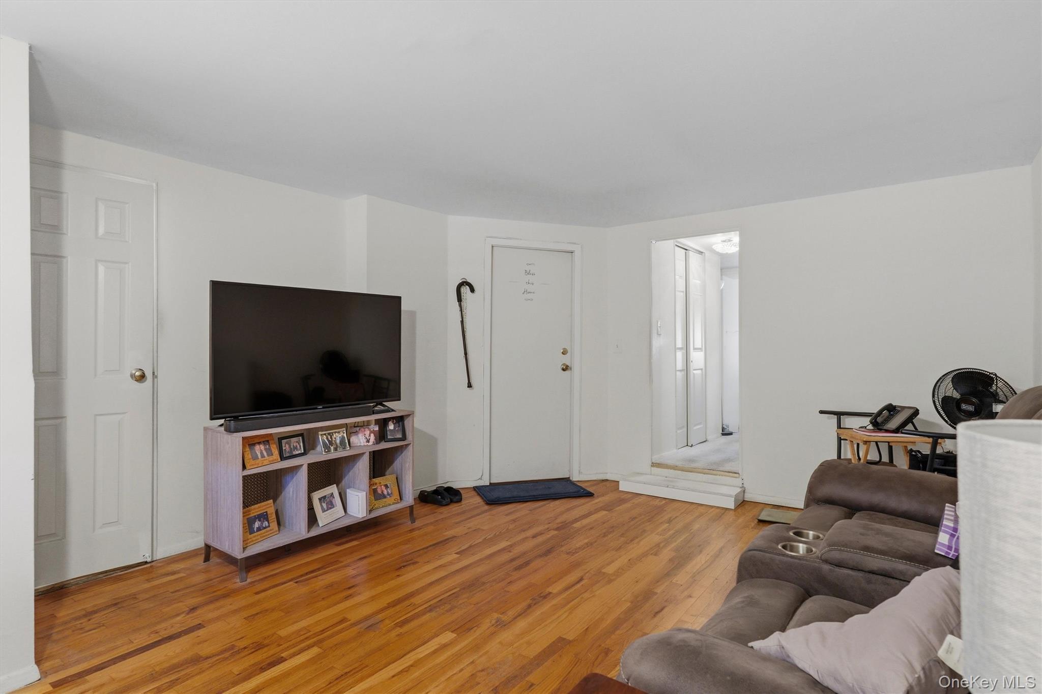 Single Family Throggmorton Avenue Bronx, NY 10465, MLS-1048708-36