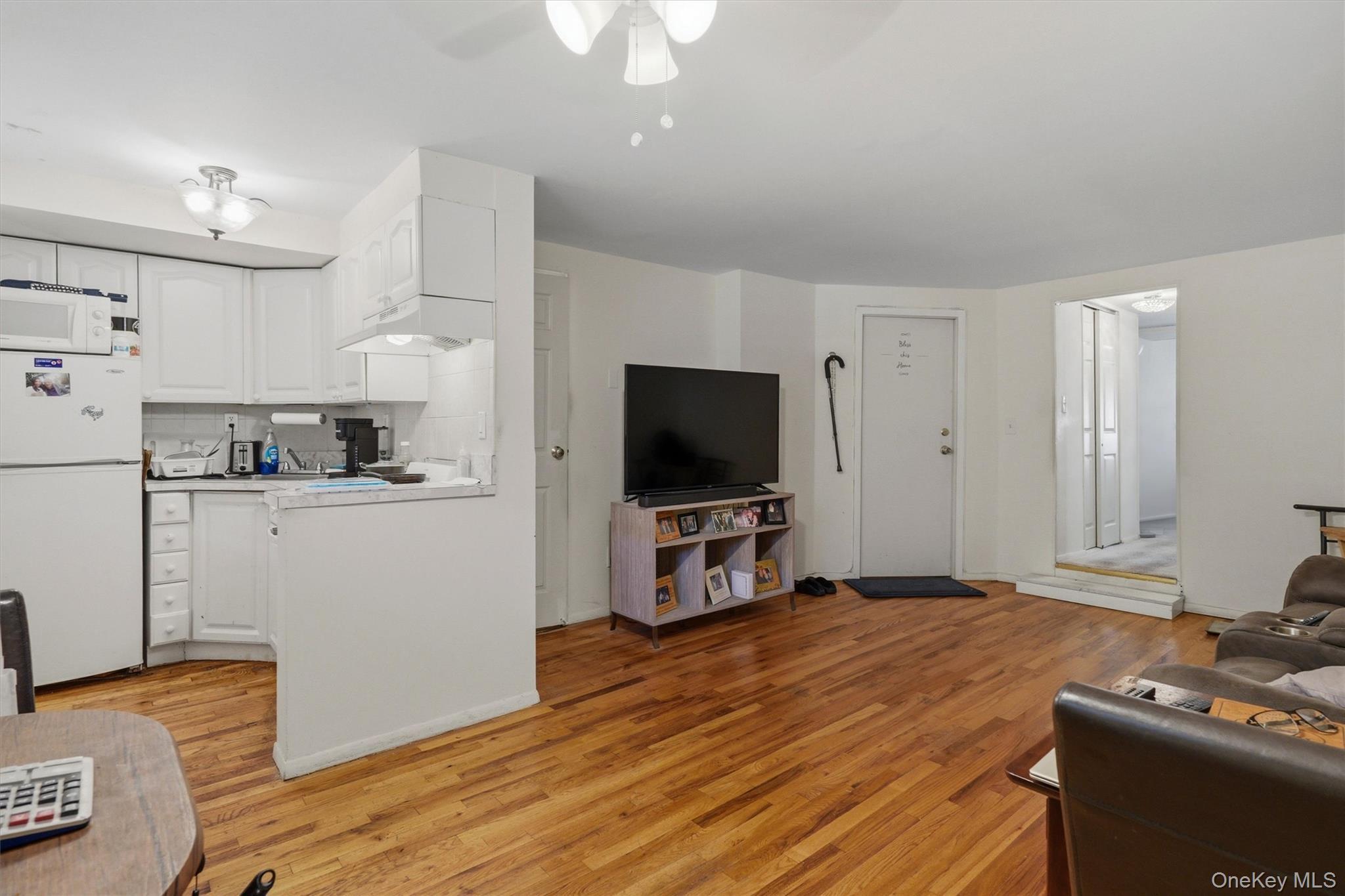 Single Family Throggmorton Avenue Bronx, NY 10465, MLS-1048708-37