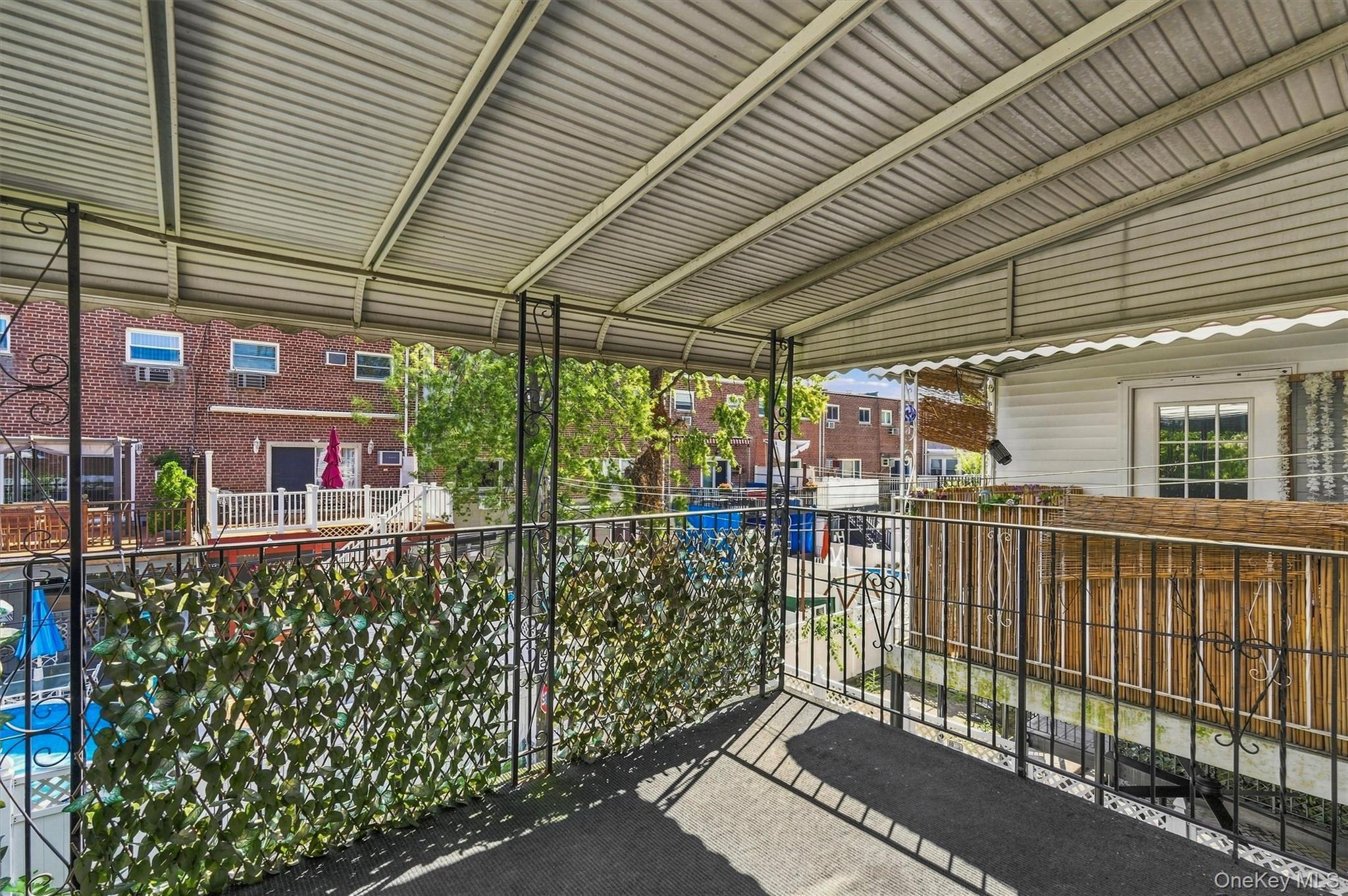 Single Family Throggmorton Avenue Bronx, NY 10465, MLS-1048708-45