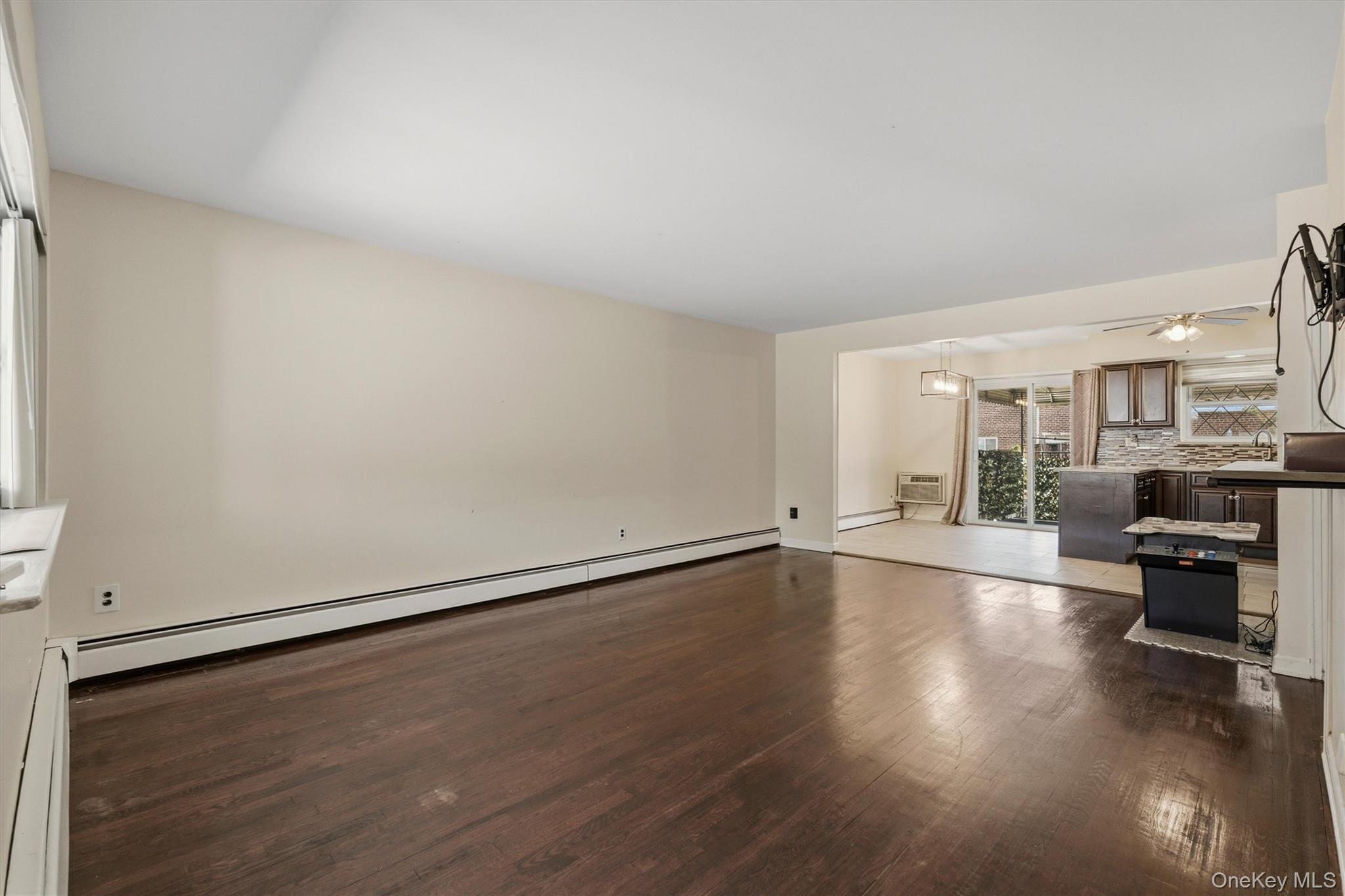 Single Family Throggmorton Avenue Bronx, NY 10465, MLS-1048708-7