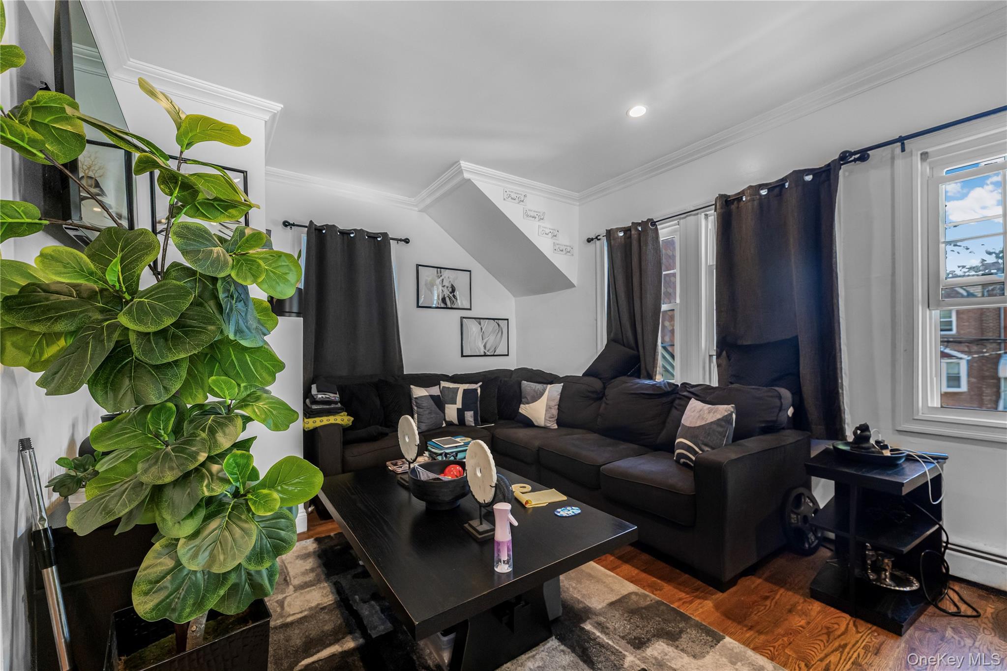 Single Family Richardson Avenue Bronx, NY 10470, MLS-1048709-14