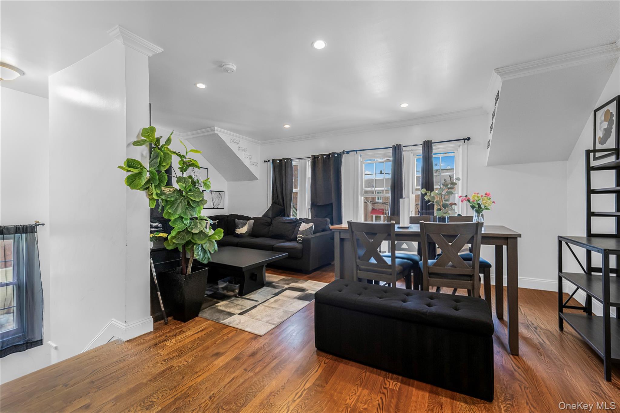 Single Family Richardson Avenue Bronx, NY 10470, MLS-1048709-15