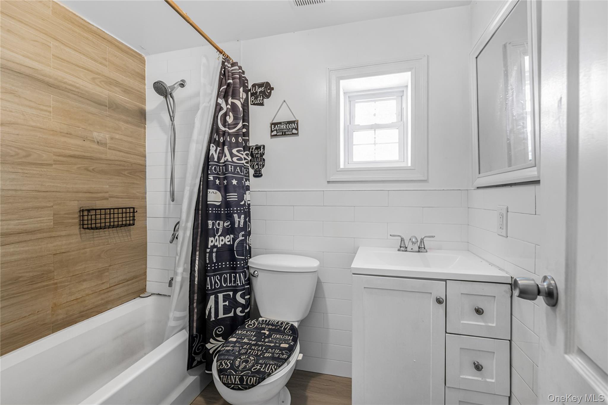 Single Family Richardson Avenue Bronx, NY 10470, MLS-1048709-19