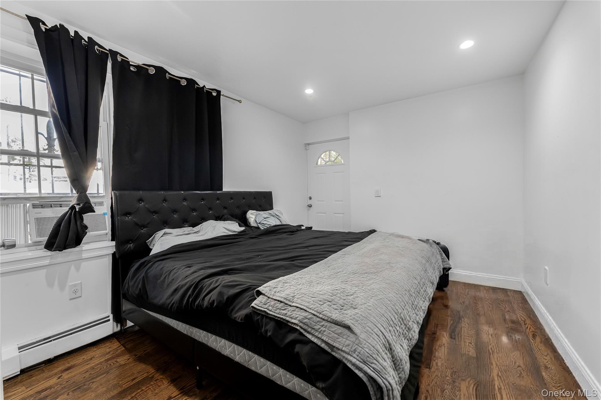 Single Family Richardson Avenue Bronx, NY 10470, MLS-1048709-21