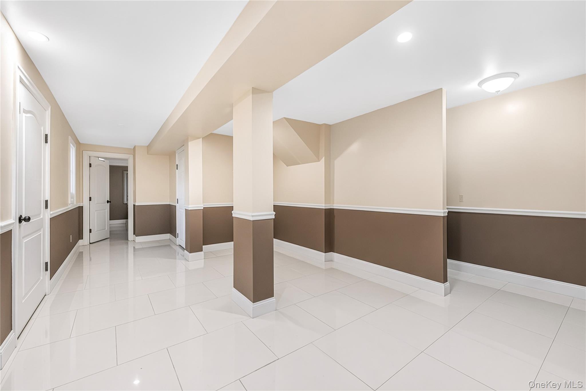 Single Family Richardson Avenue Bronx, NY 10470, MLS-1048709-24