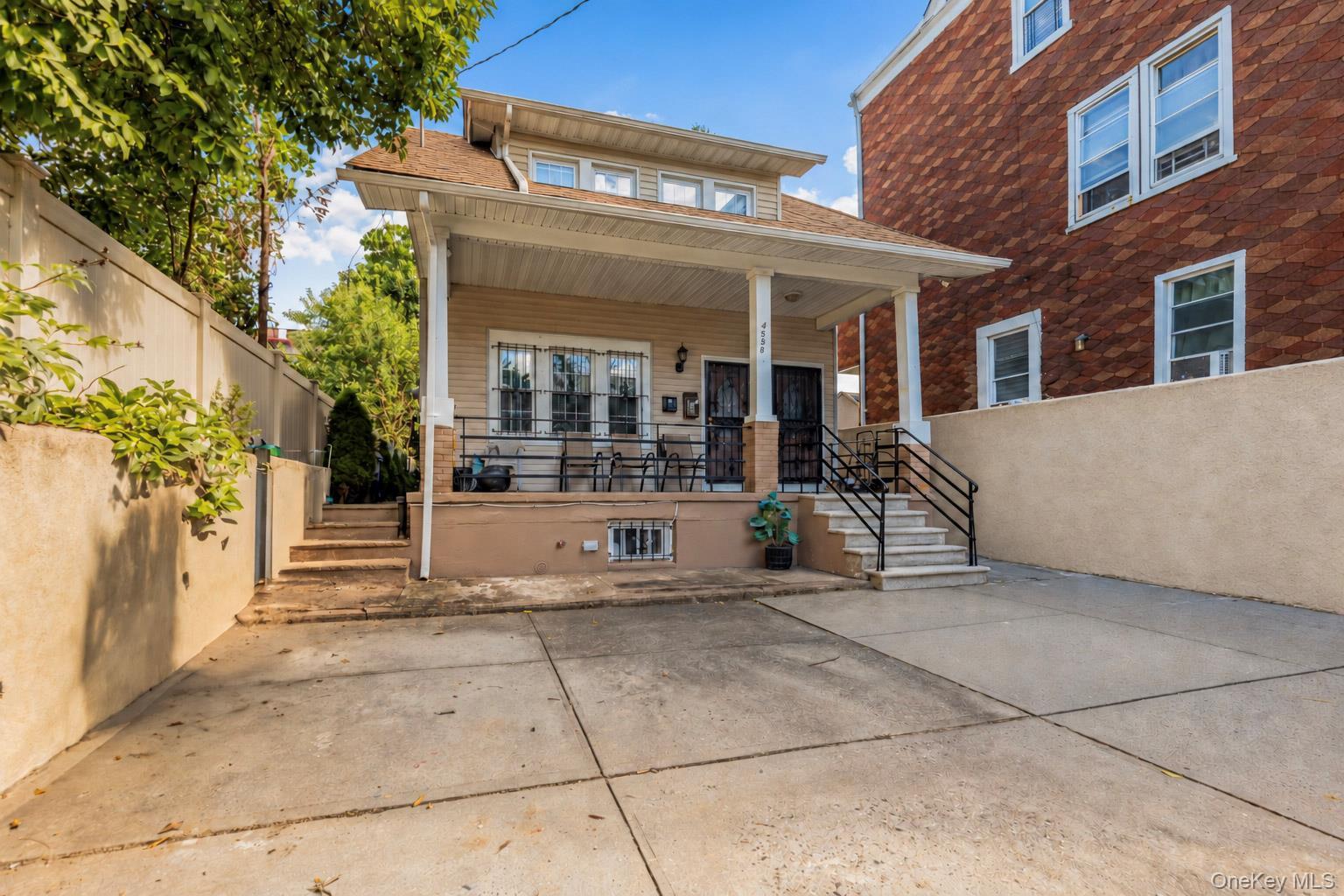 Single Family Richardson Avenue Bronx, NY 10470, MLS-1048709-3