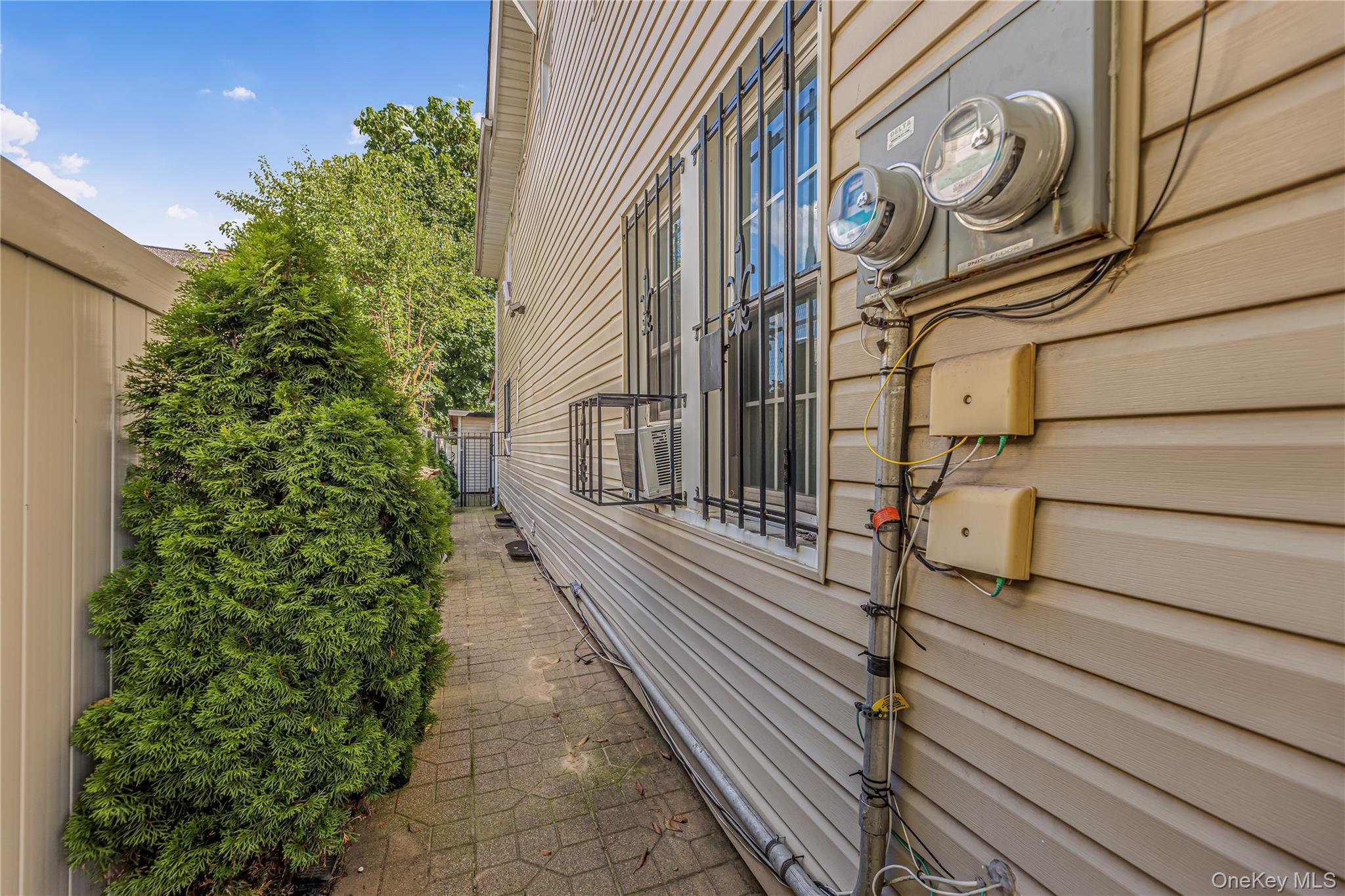 Single Family Richardson Avenue Bronx, NY 10470, MLS-1048709-30