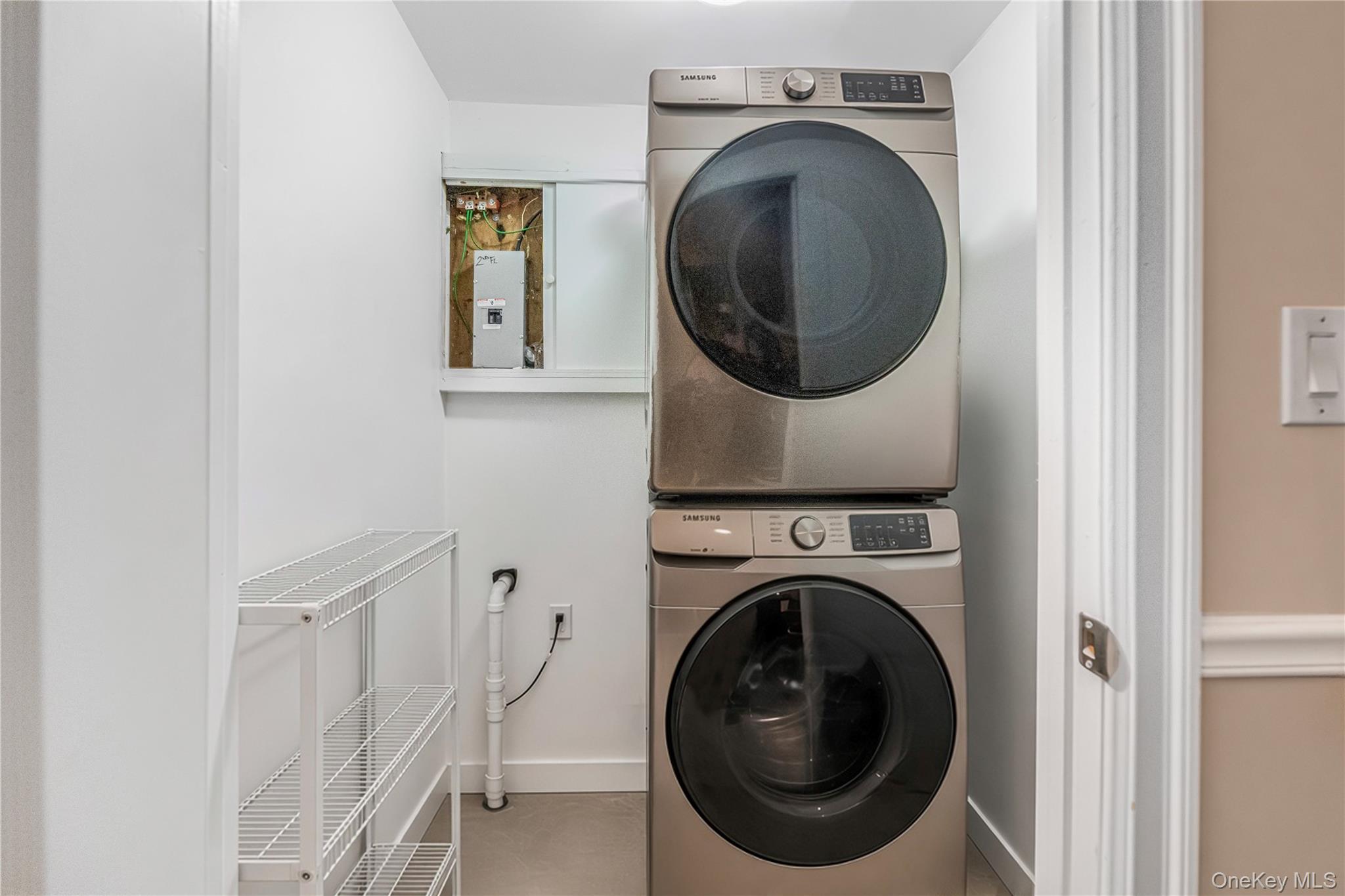 Single Family Richardson Avenue Bronx, NY 10470, MLS-1048709-34