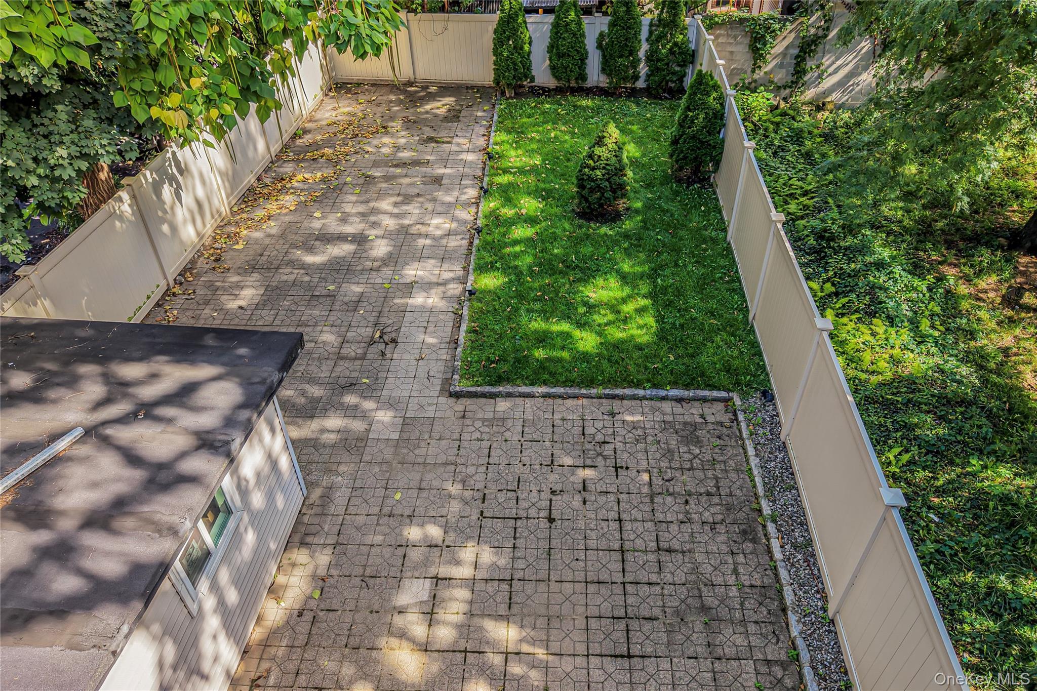 Single Family Richardson Avenue Bronx, NY 10470, MLS-1048709-37
