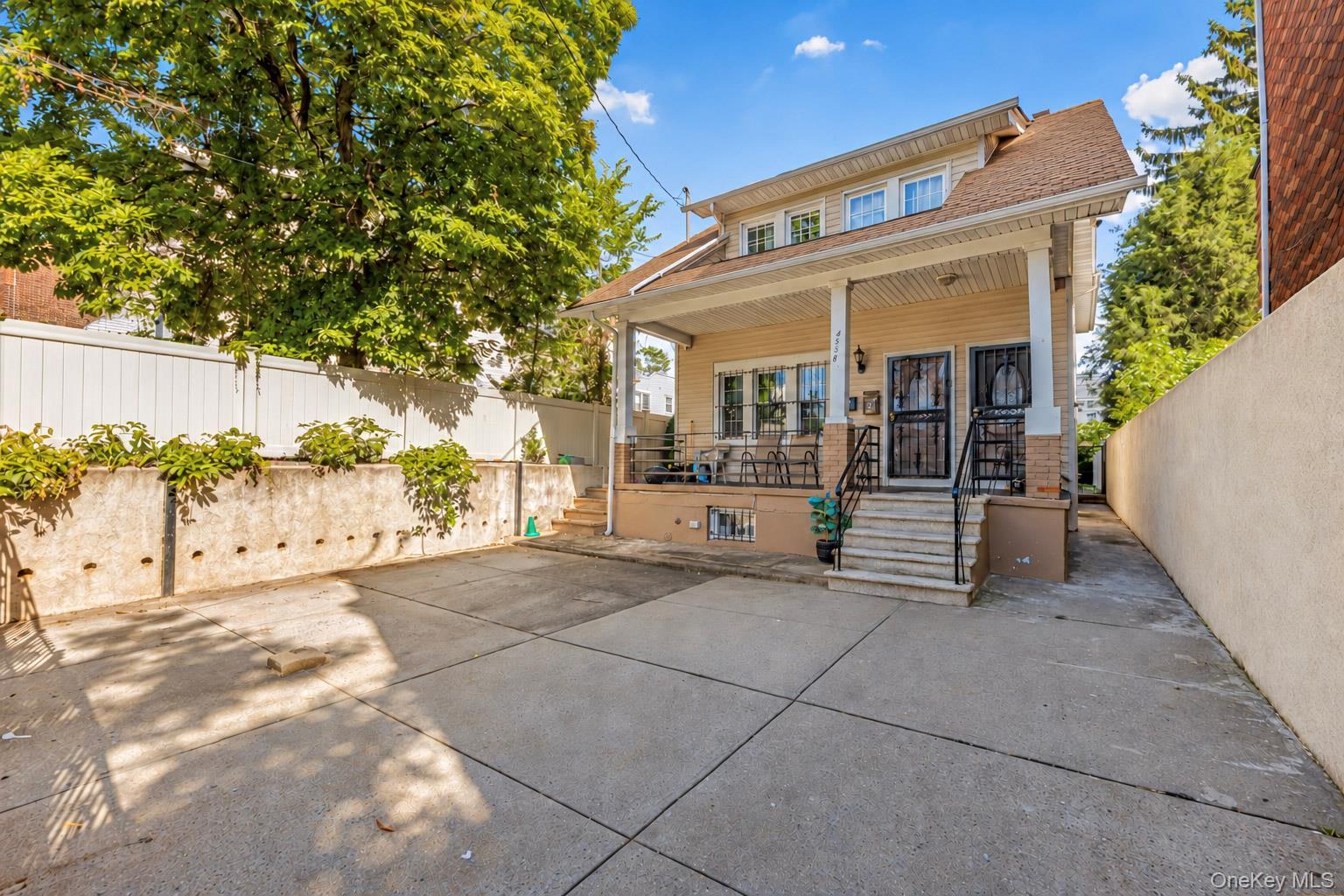 Single Family Richardson Avenue Bronx, NY 10470, MLS-1048709-4