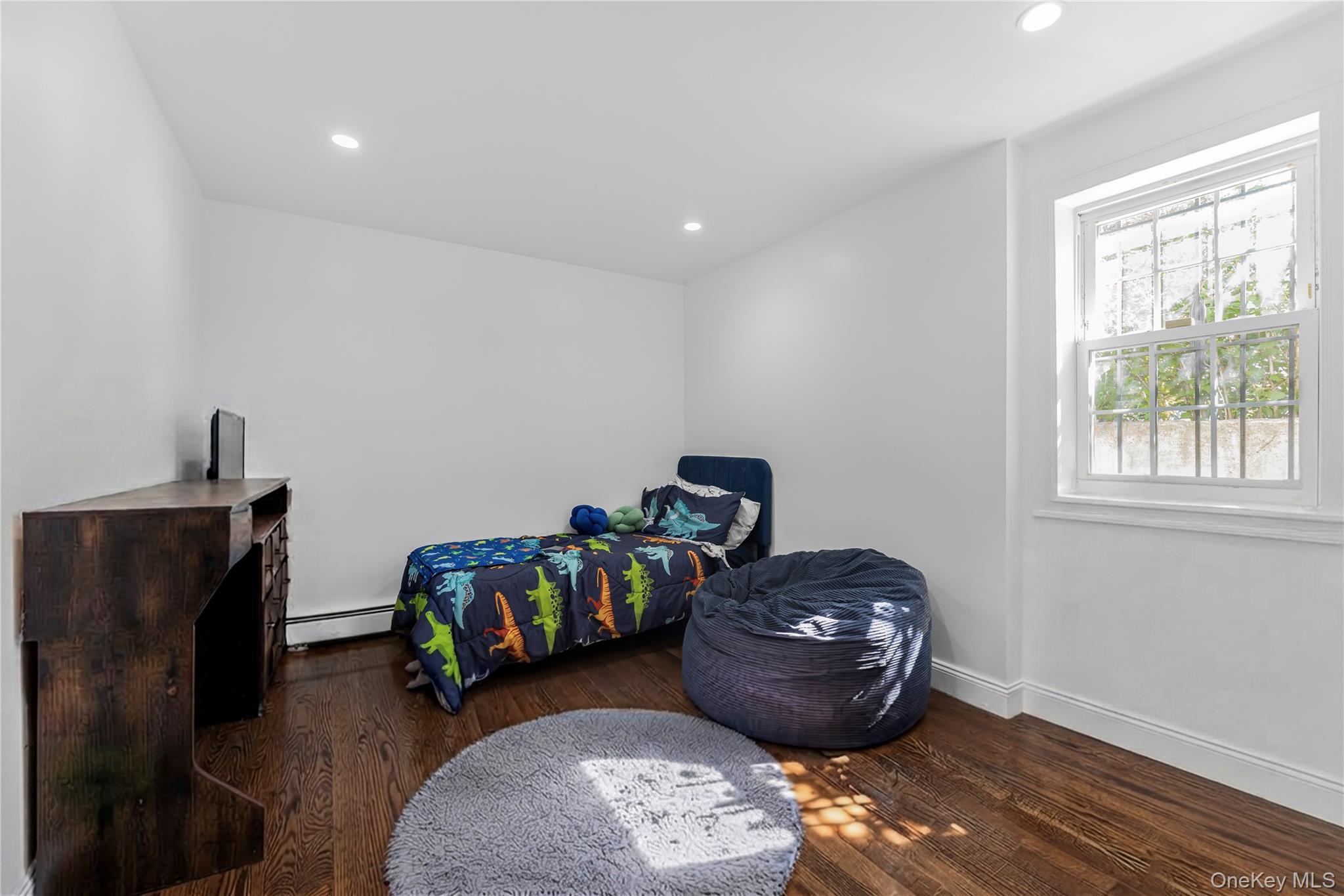 Single Family Richardson Avenue Bronx, NY 10470, MLS-1048709-7