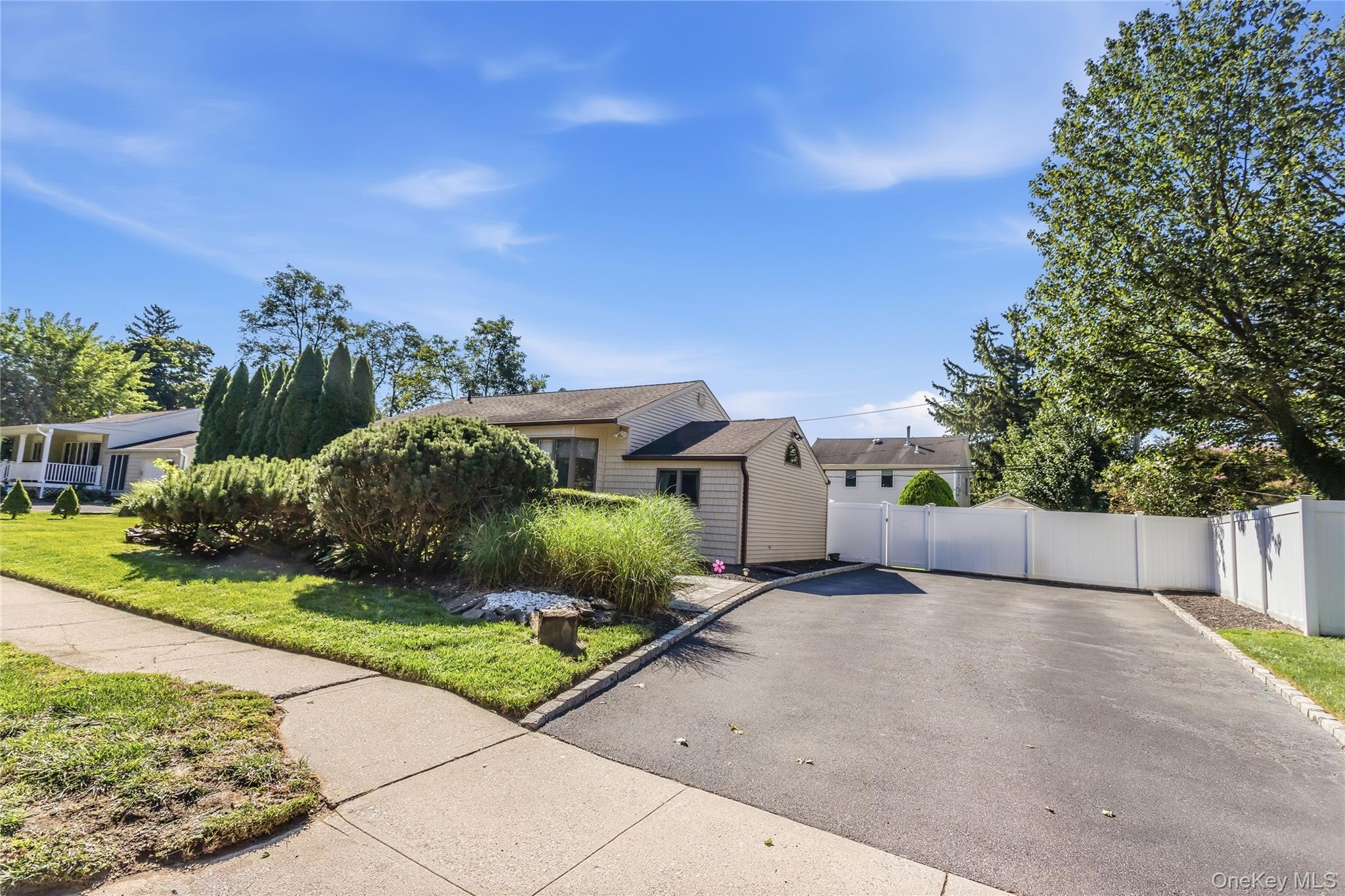 Single Family Little Plains Road  Suffolk County, NY 11743, MLS-1048733-4
