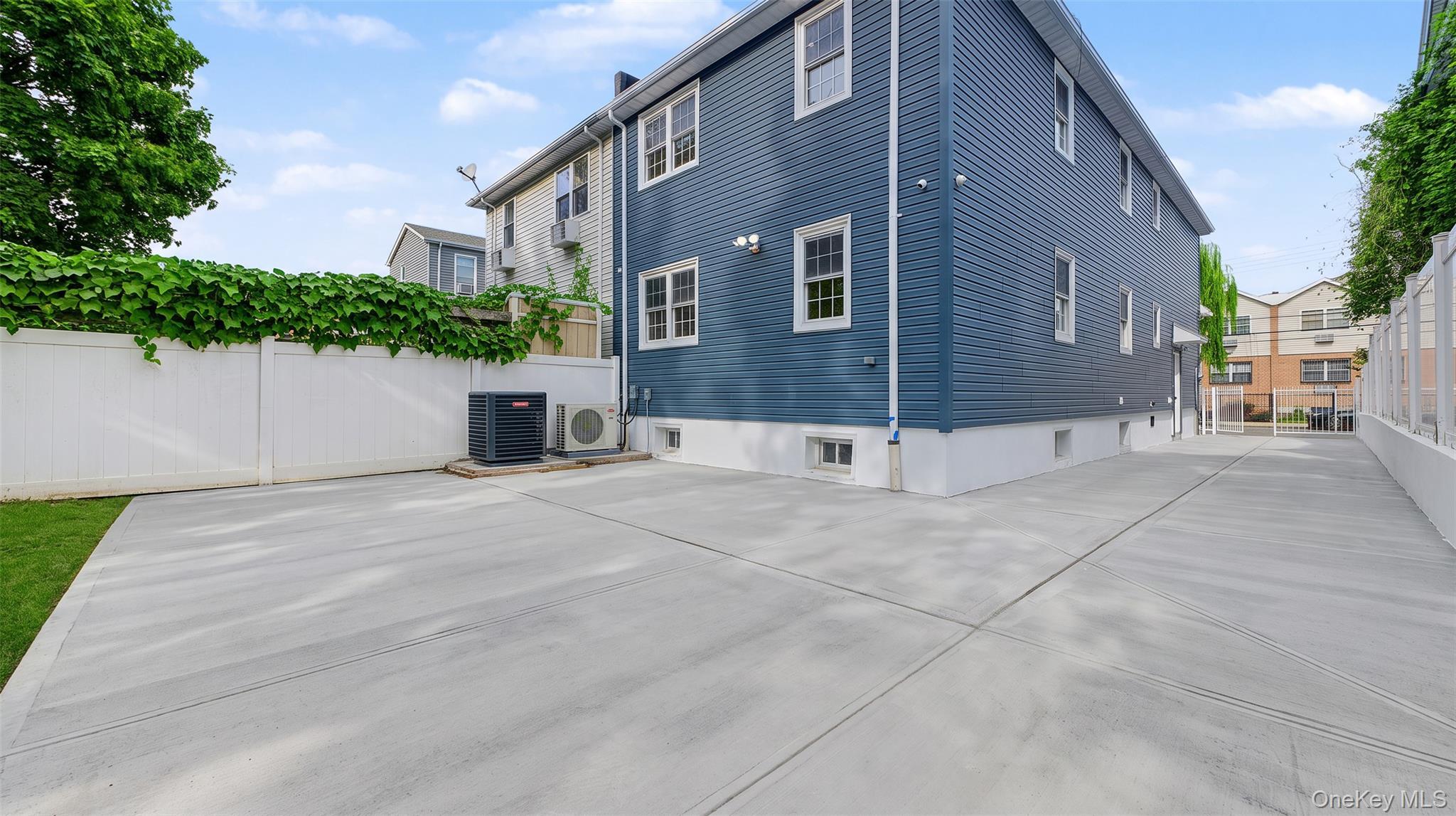 Single Family 164th Street Queens, NY 11433, MLS-1048736-21