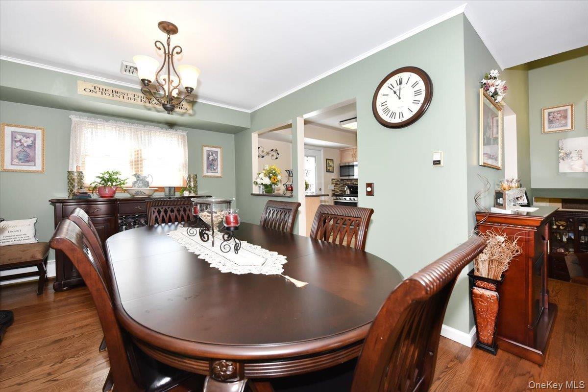 Single Family W Gates Avenue  Suffolk County, NY 11757, MLS-1048753-11