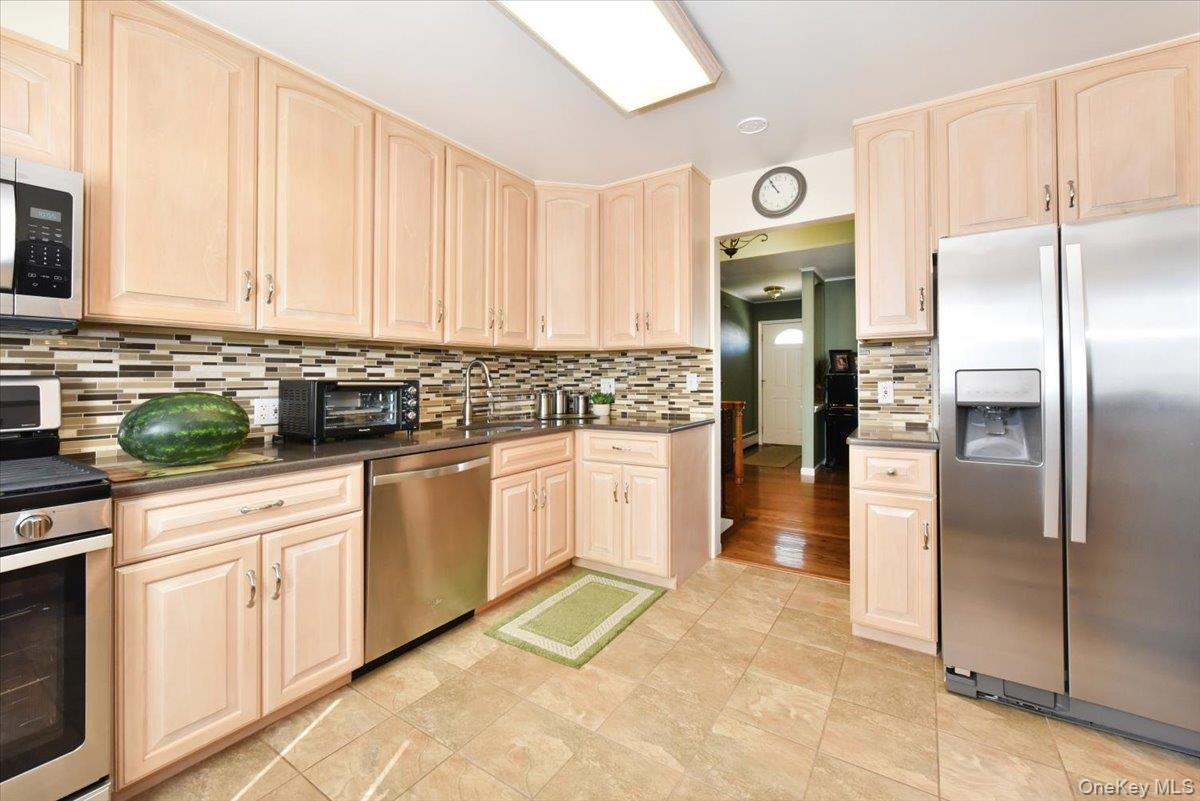 Single Family W Gates Avenue  Suffolk County, NY 11757, MLS-1048753-14