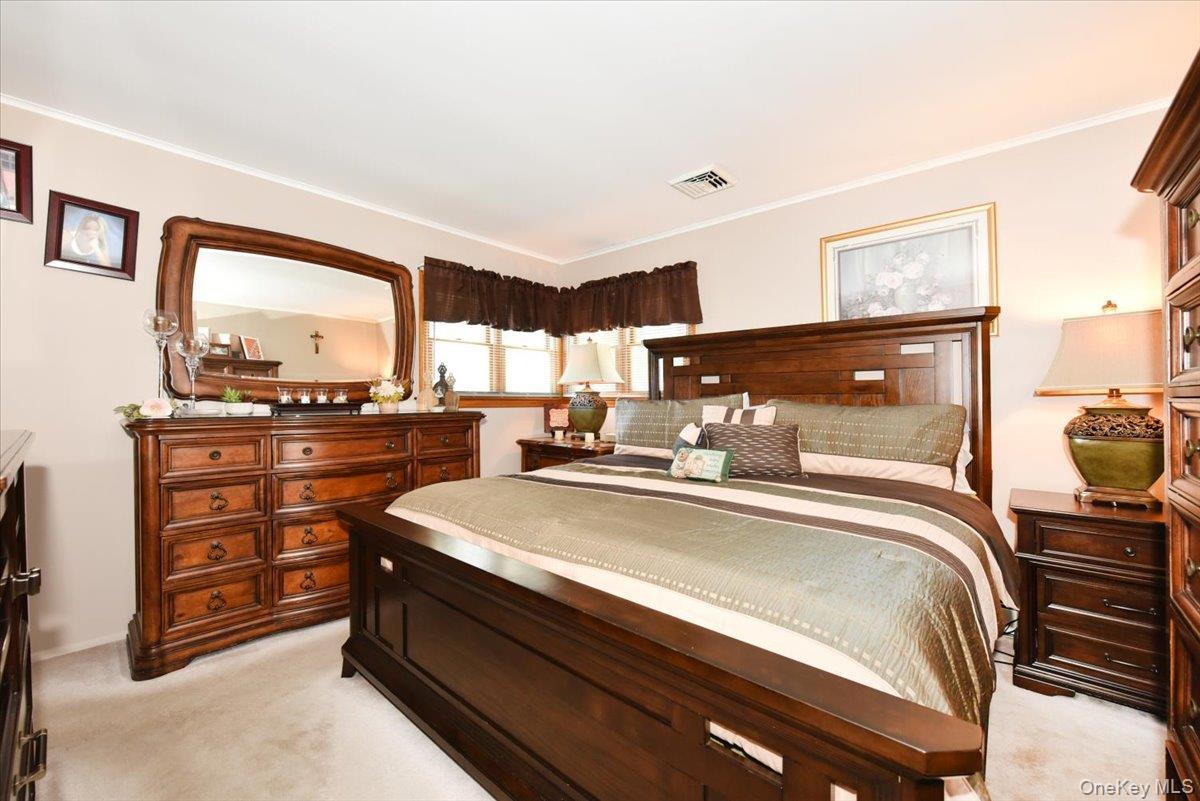 Single Family W Gates Avenue  Suffolk County, NY 11757, MLS-1048753-23