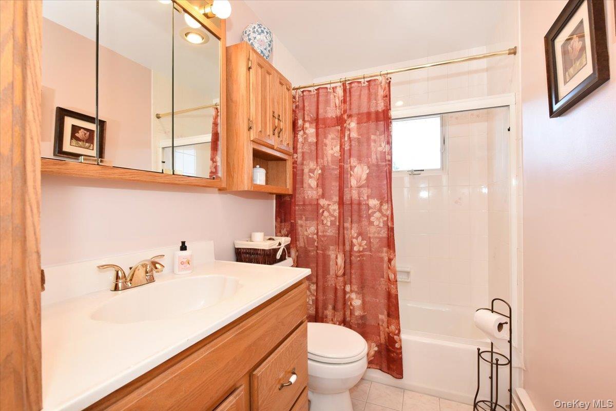 Single Family W Gates Avenue  Suffolk County, NY 11757, MLS-1048753-28
