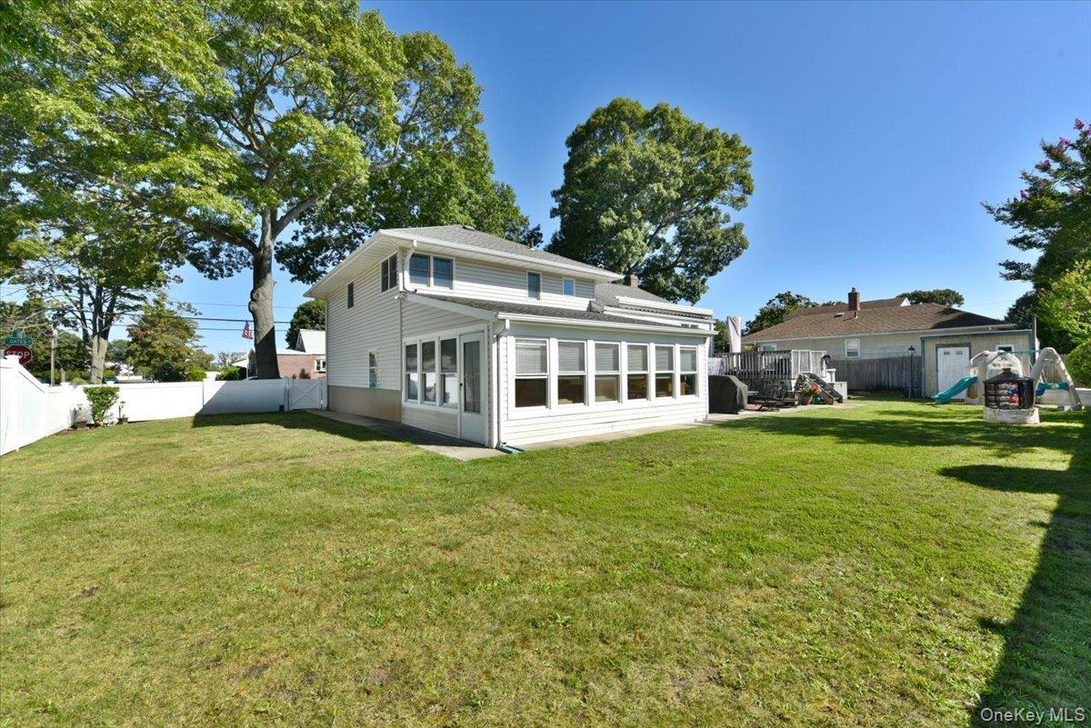 Single Family W Gates Avenue  Suffolk County, NY 11757, MLS-1048753-30