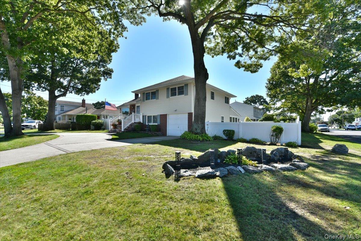 Single Family W Gates Avenue  Suffolk County, NY 11757, MLS-1048753-4