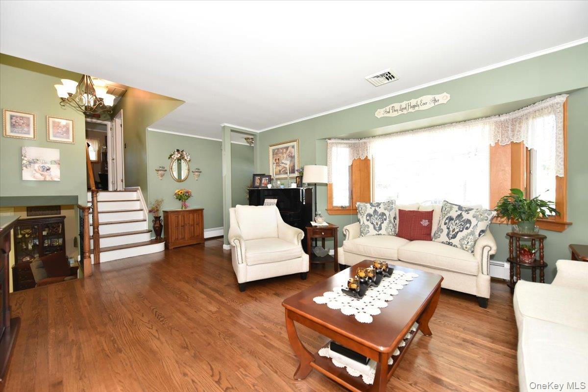 Single Family W Gates Avenue  Suffolk County, NY 11757, MLS-1048753-6