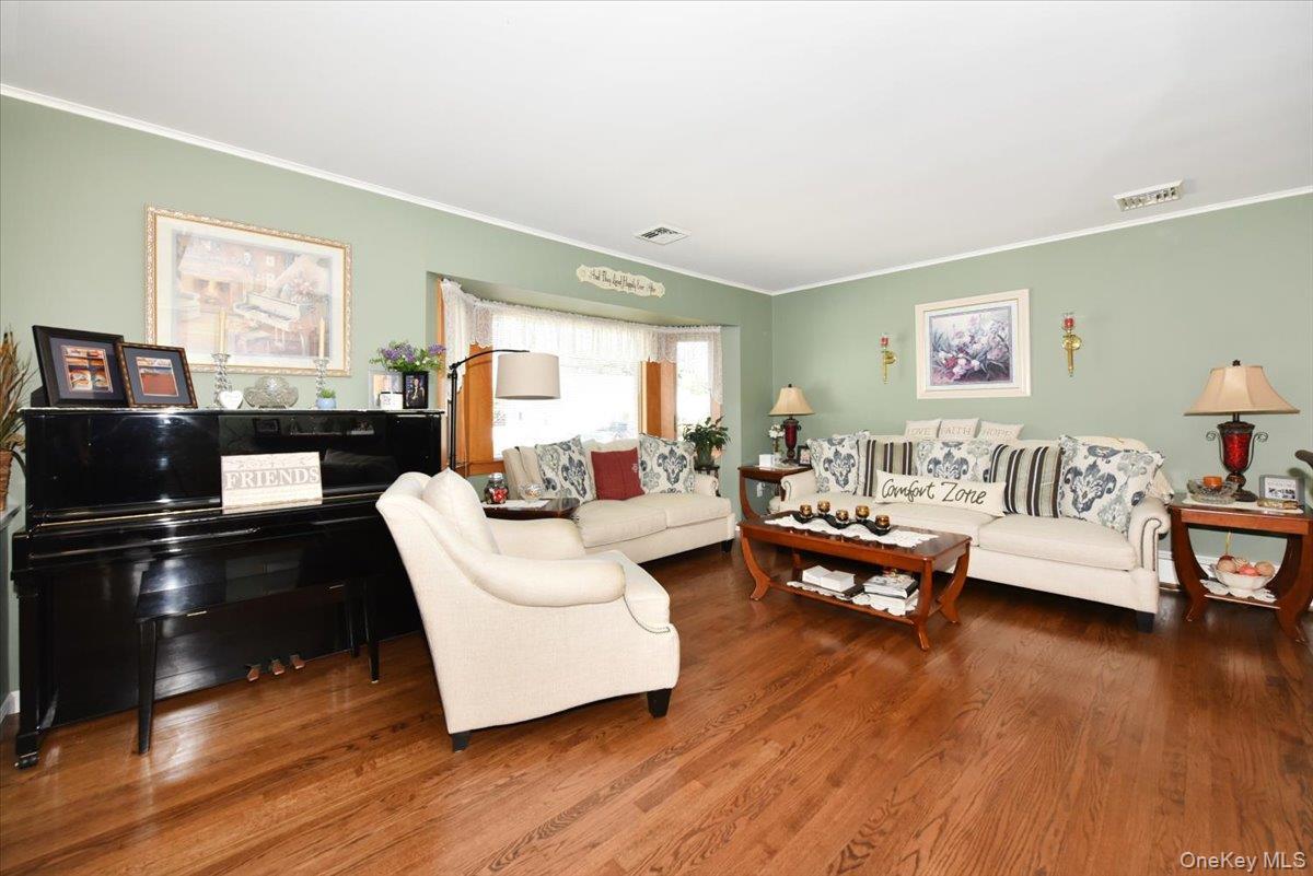 Single Family W Gates Avenue  Suffolk County, NY 11757, MLS-1048753-7