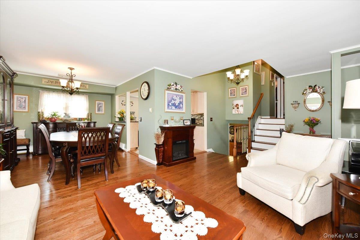 Single Family W Gates Avenue  Suffolk County, NY 11757, MLS-1048753-9