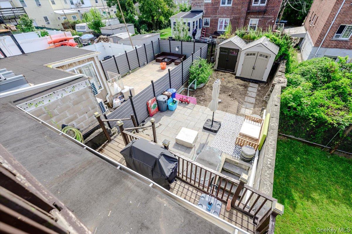 Single Family Balcom Avenue Bronx, NY 10461, MLS-1048760-21