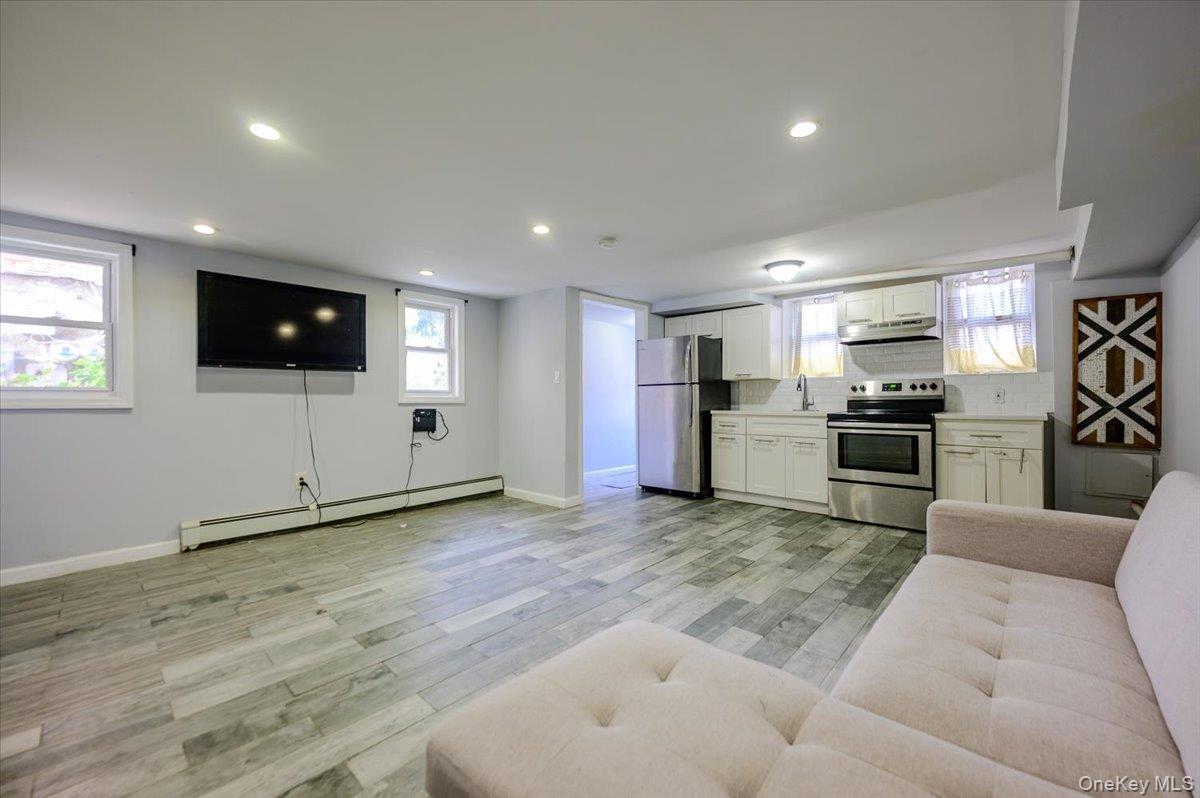 Single Family Balcom Avenue Bronx, NY 10461, MLS-1048760-24