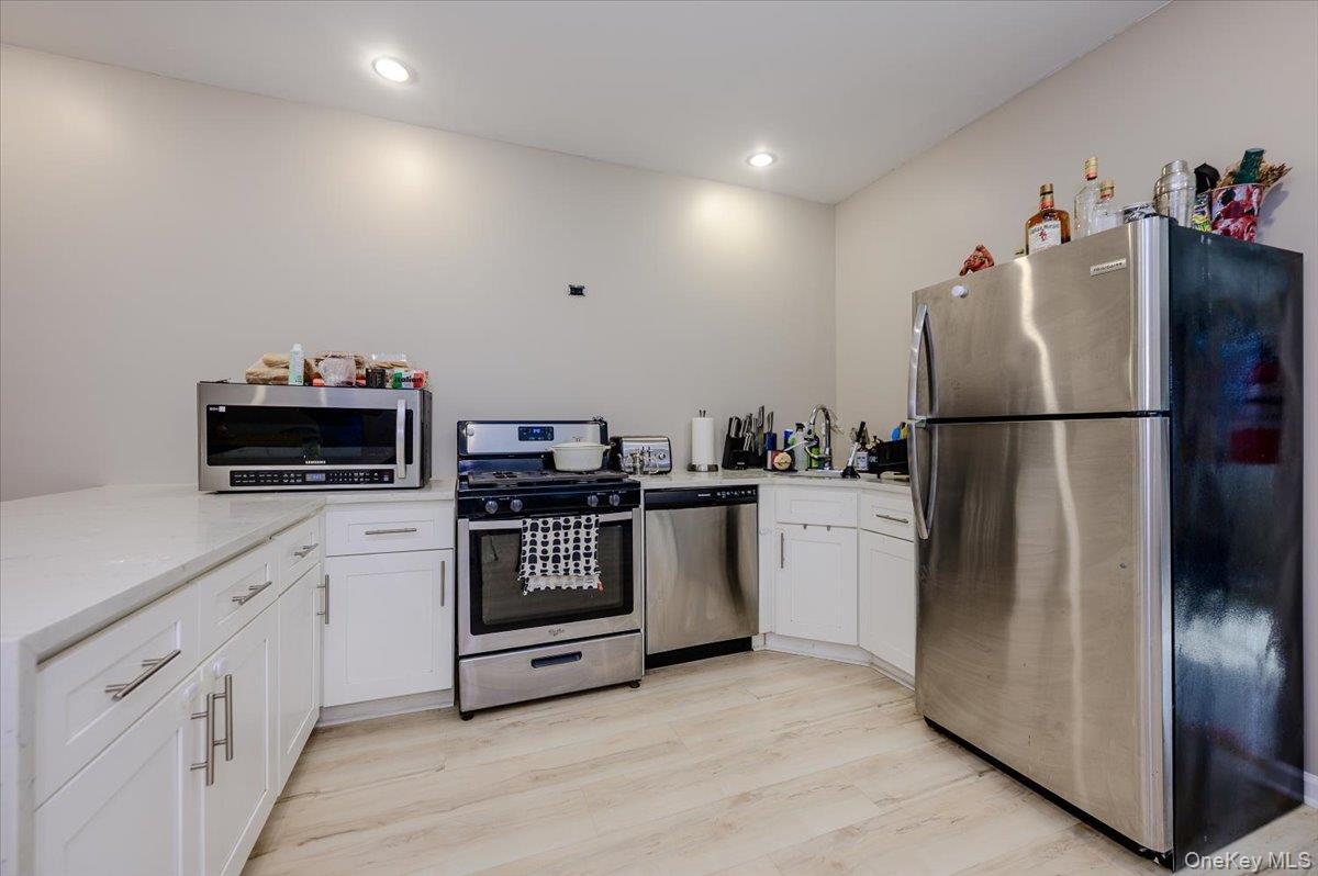 Single Family Balcom Avenue Bronx, NY 10461, MLS-1048760-7