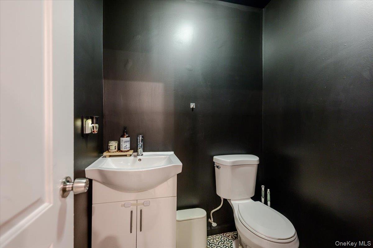 Single Family Balcom Avenue Bronx, NY 10461, MLS-1048760-8
